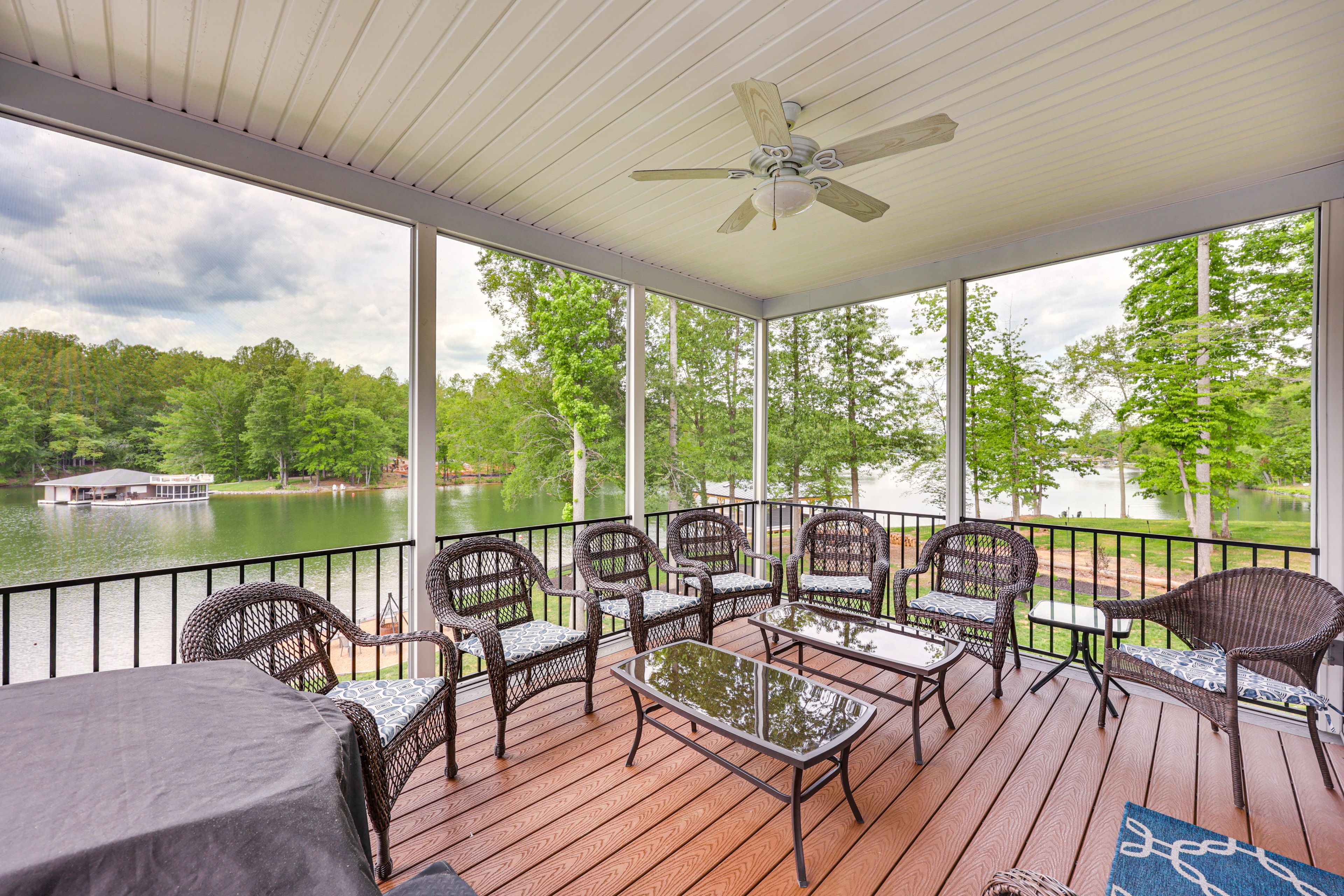 Screened-In Porch