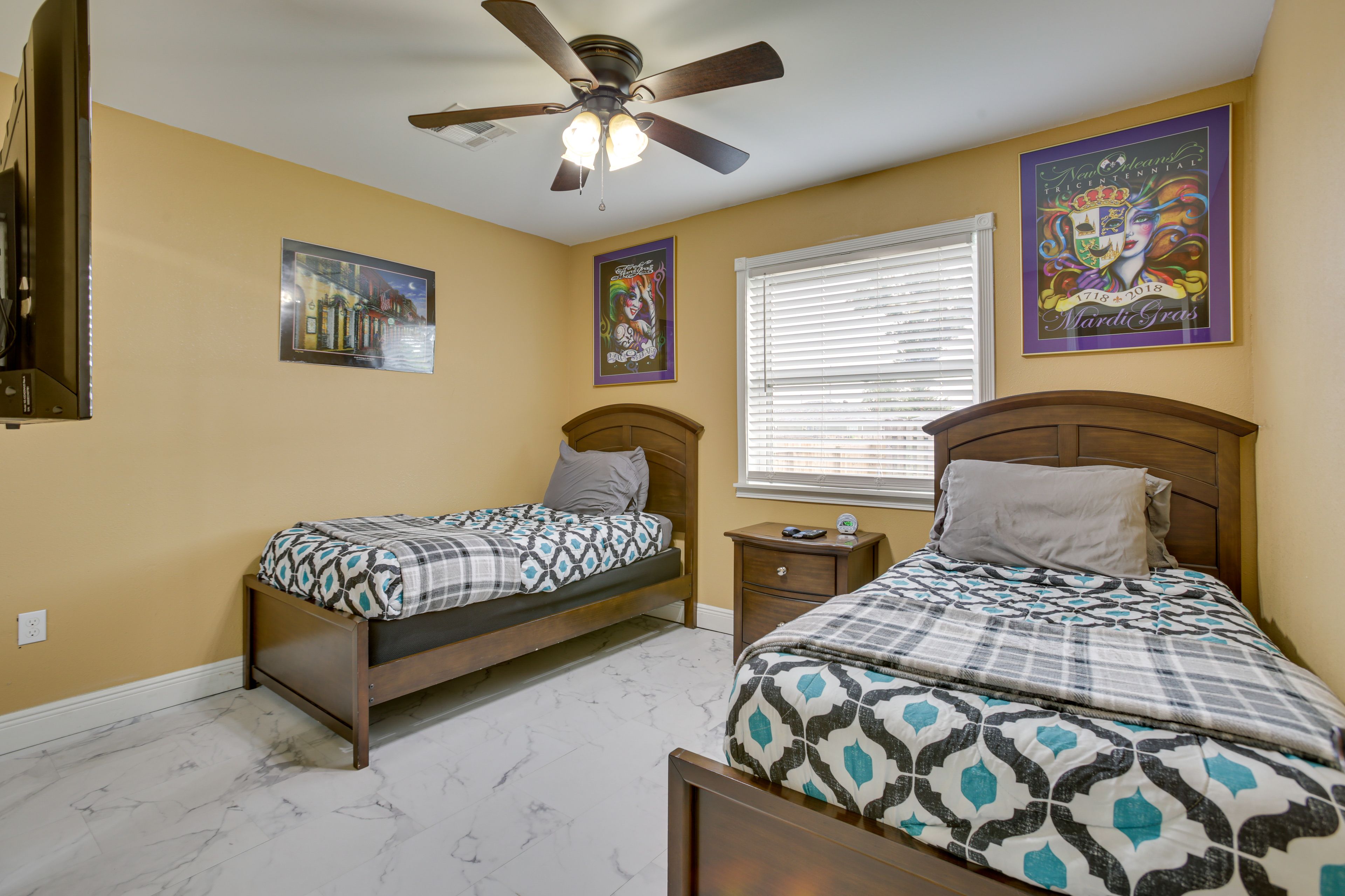 Bedroom 3 | 2 Twin Beds | Smart TV | Additional Sleeping | Pack ‘n Play | Crib