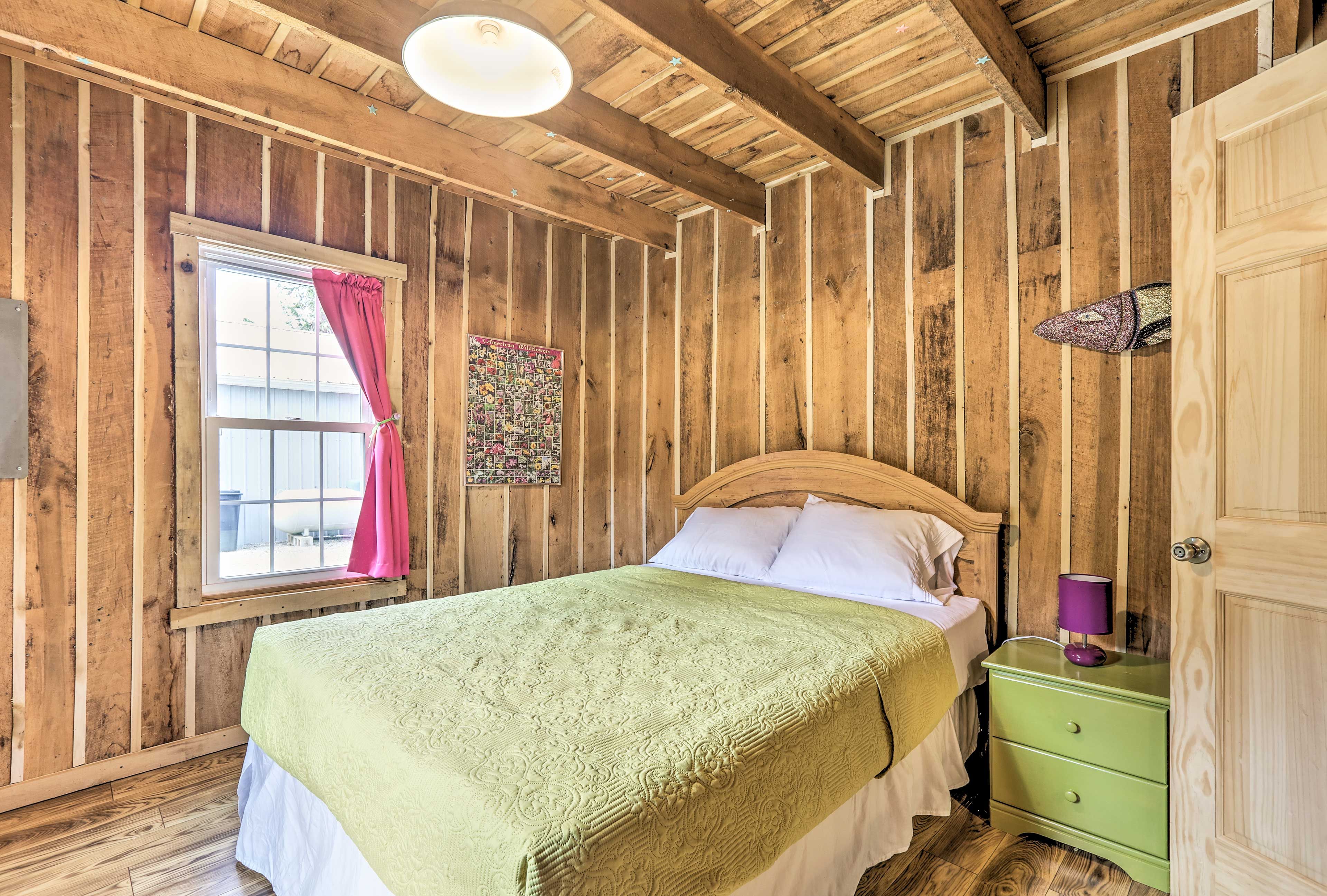 Bedroom 2 | Queen Bed | Linens Provided