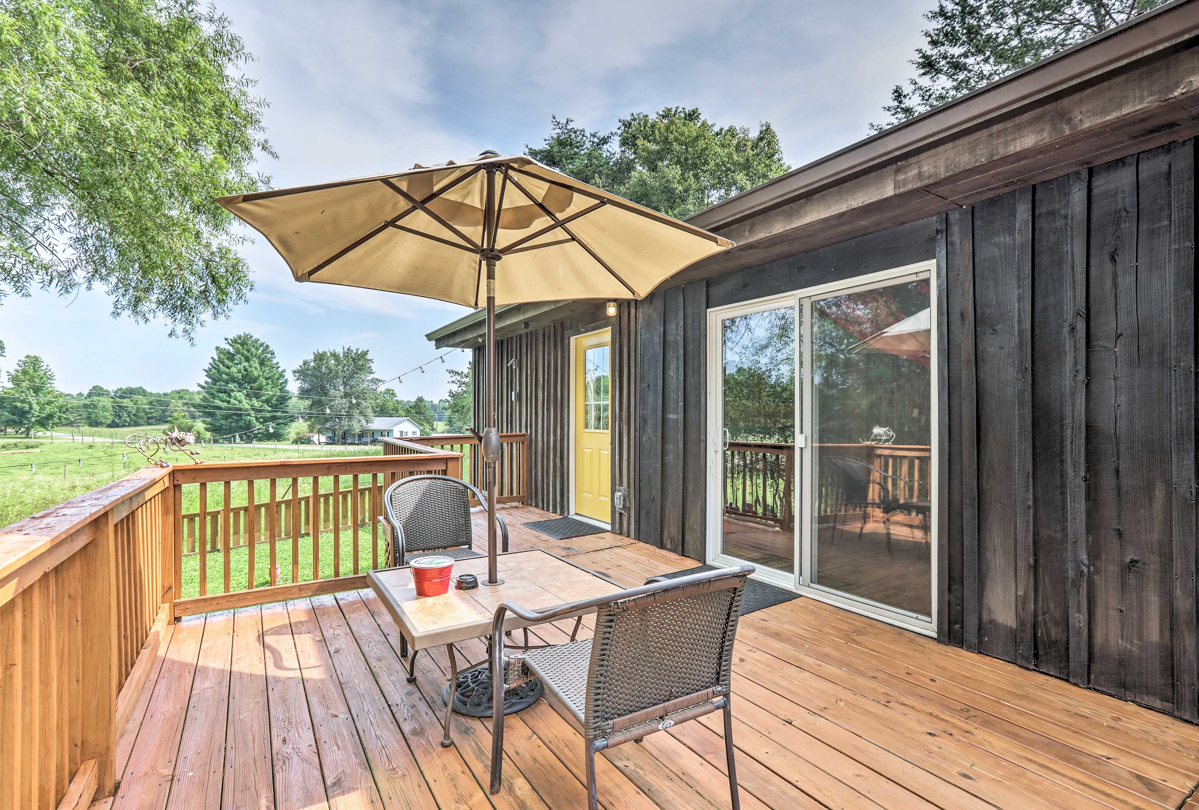 Deck | Charcoal Grill