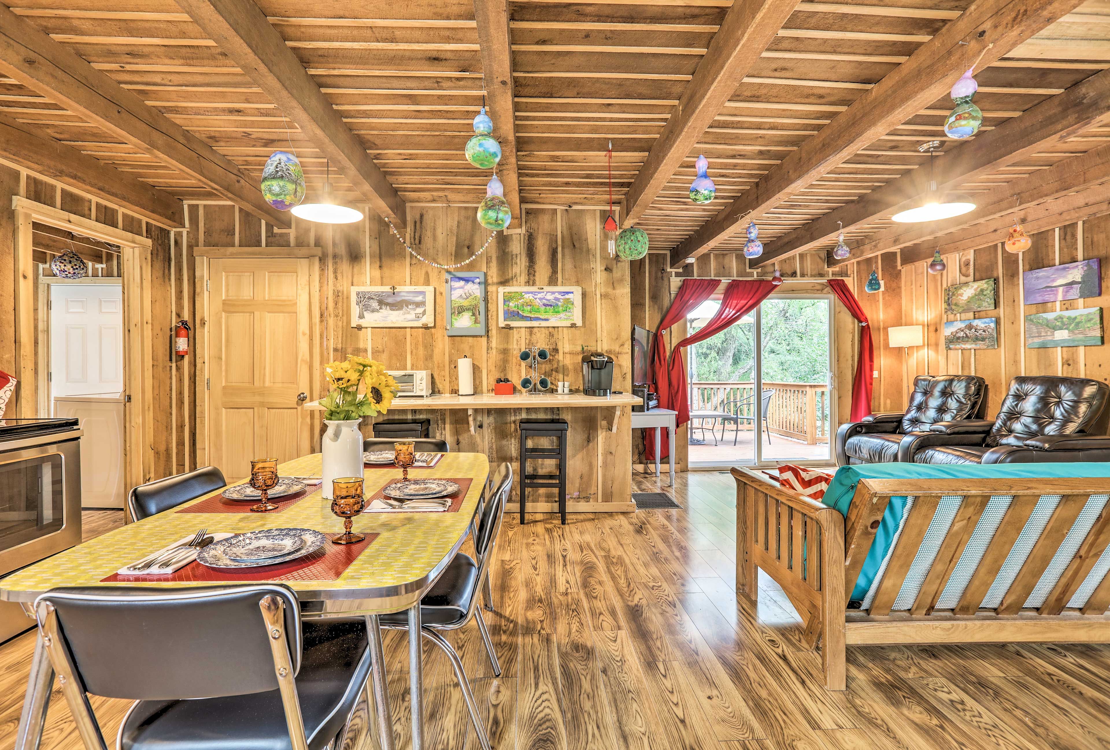 Dining Table | Dishware & Flatware Provided