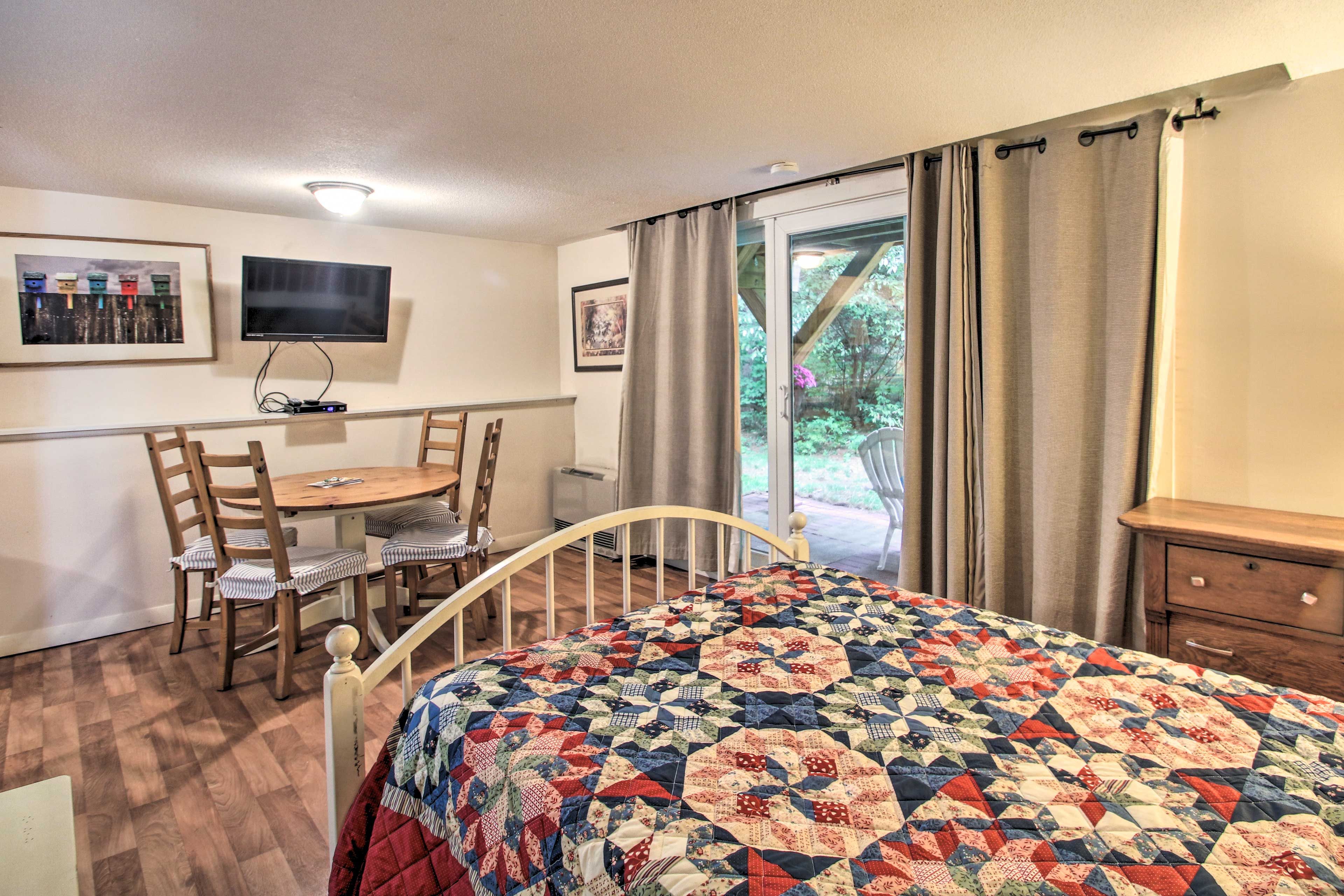 This studio is charming and cozy.