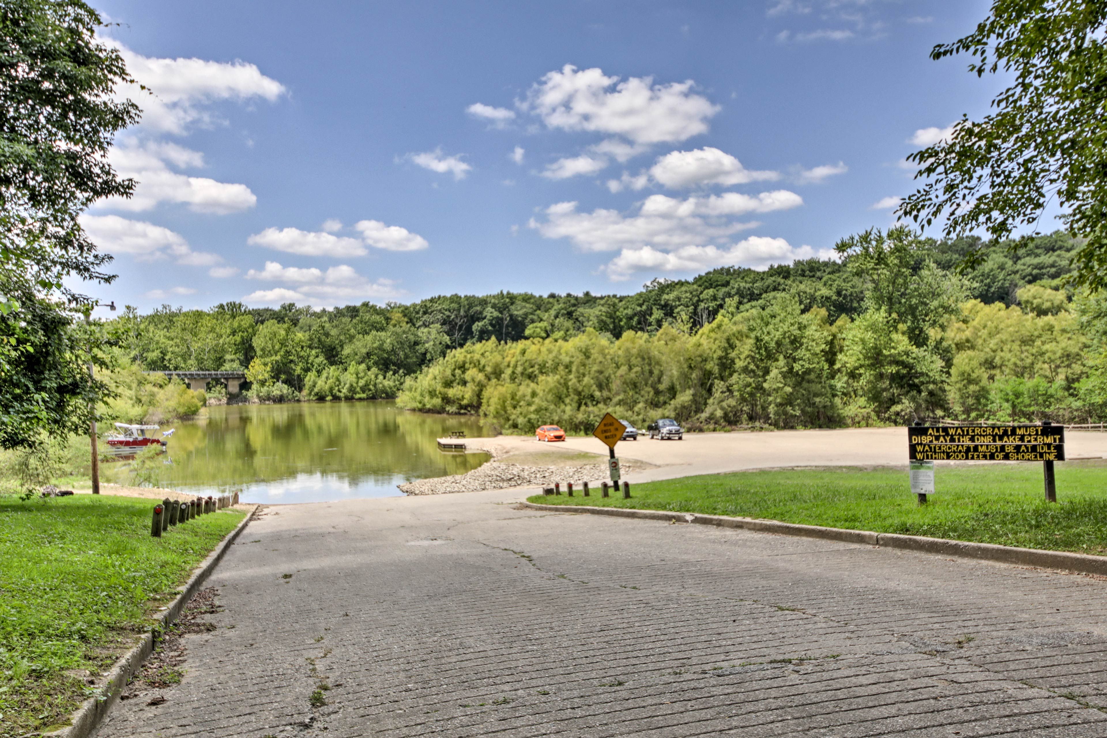 Take a short walk to Raccoon Lake!