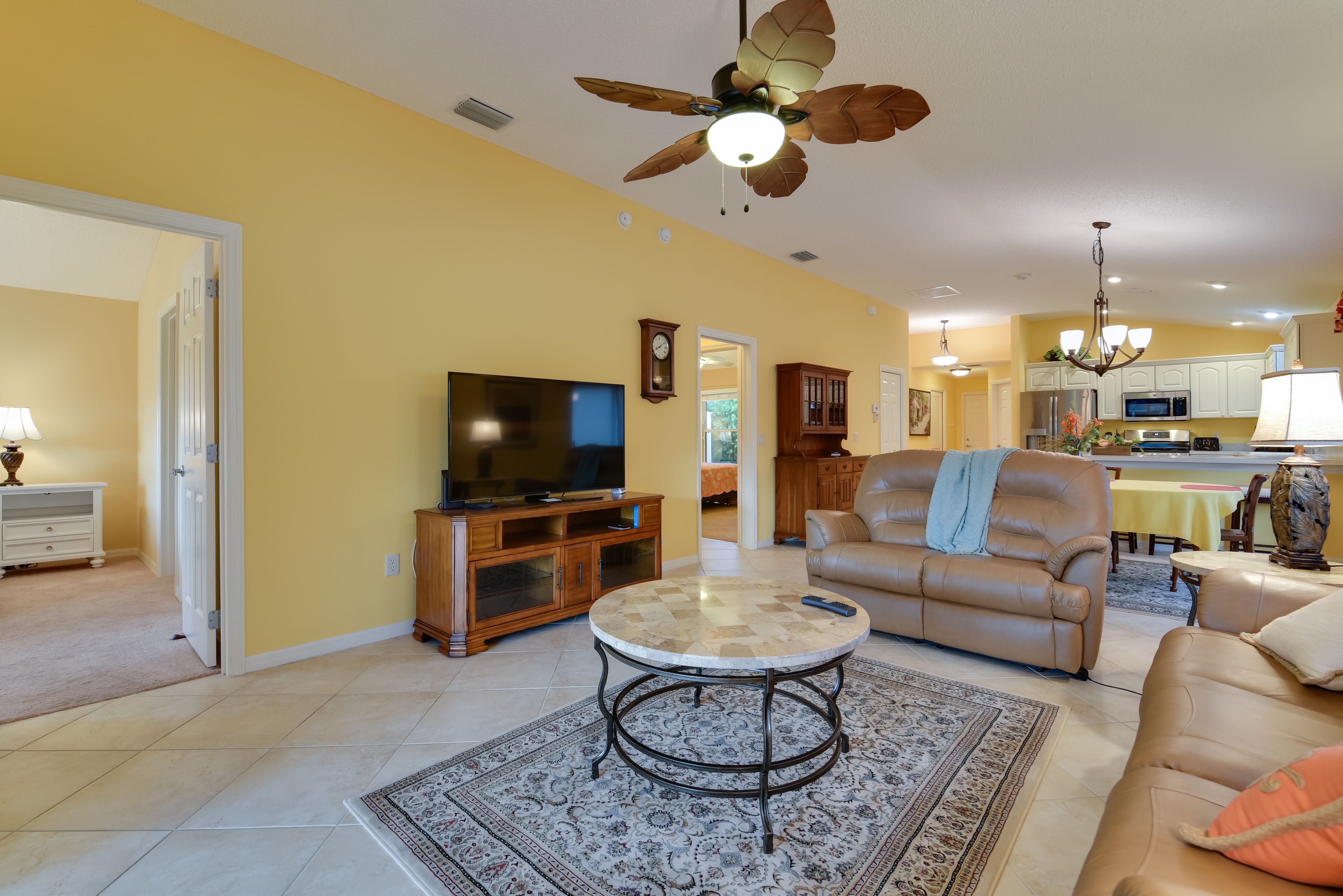 Living Room | Free WiFi | Air Conditioning