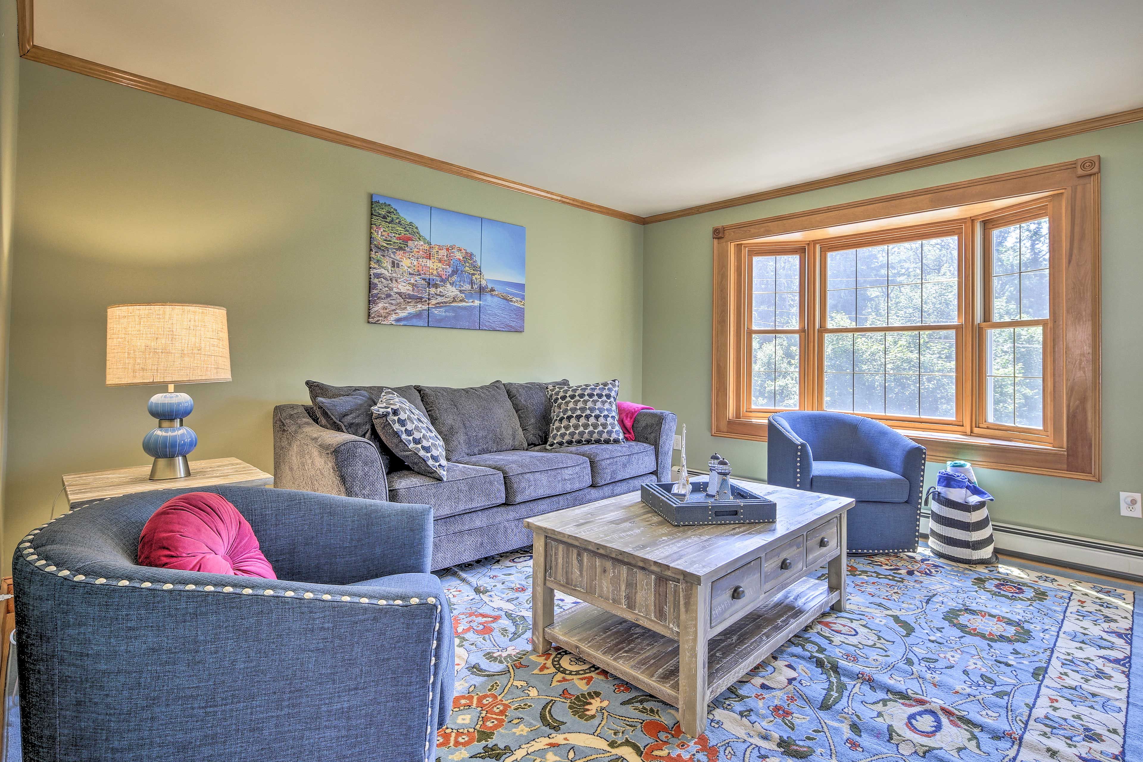 Comfortable furnishings ensure that relaxation will come easily.