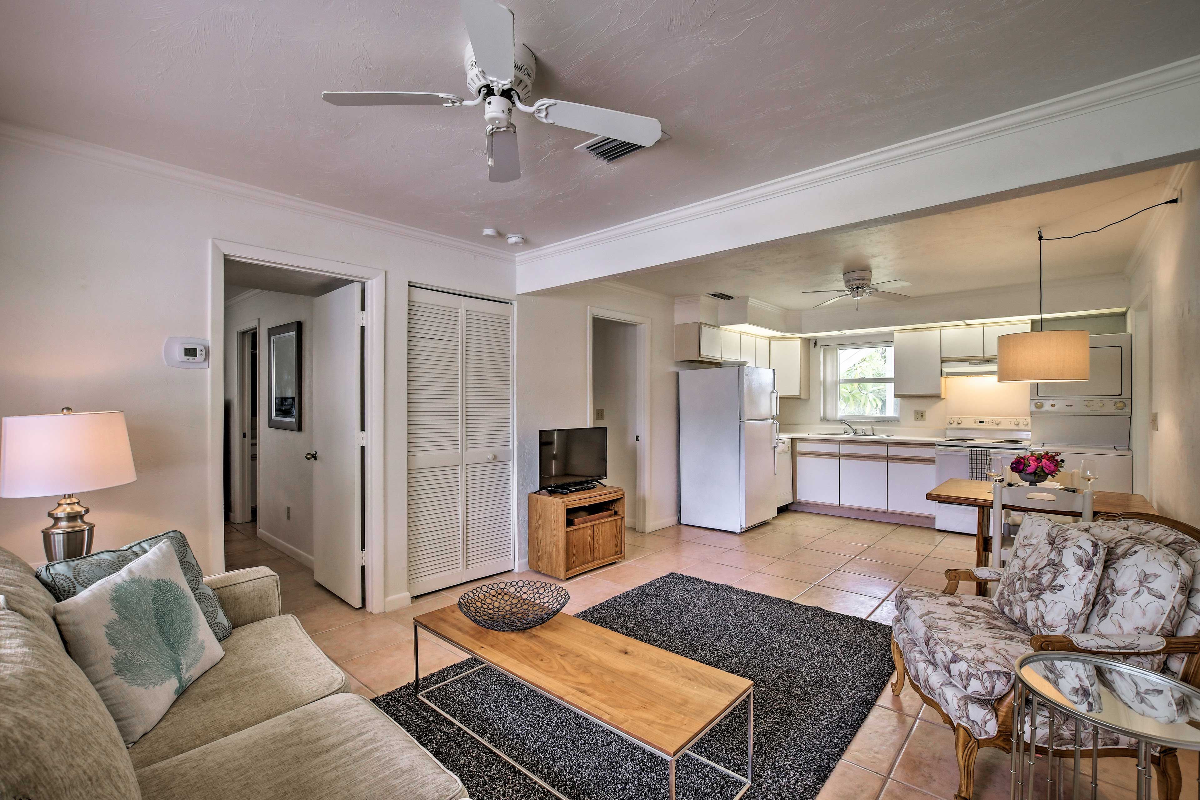 Welcome to this vacation rental apartment, set just 100 feet from the shore!