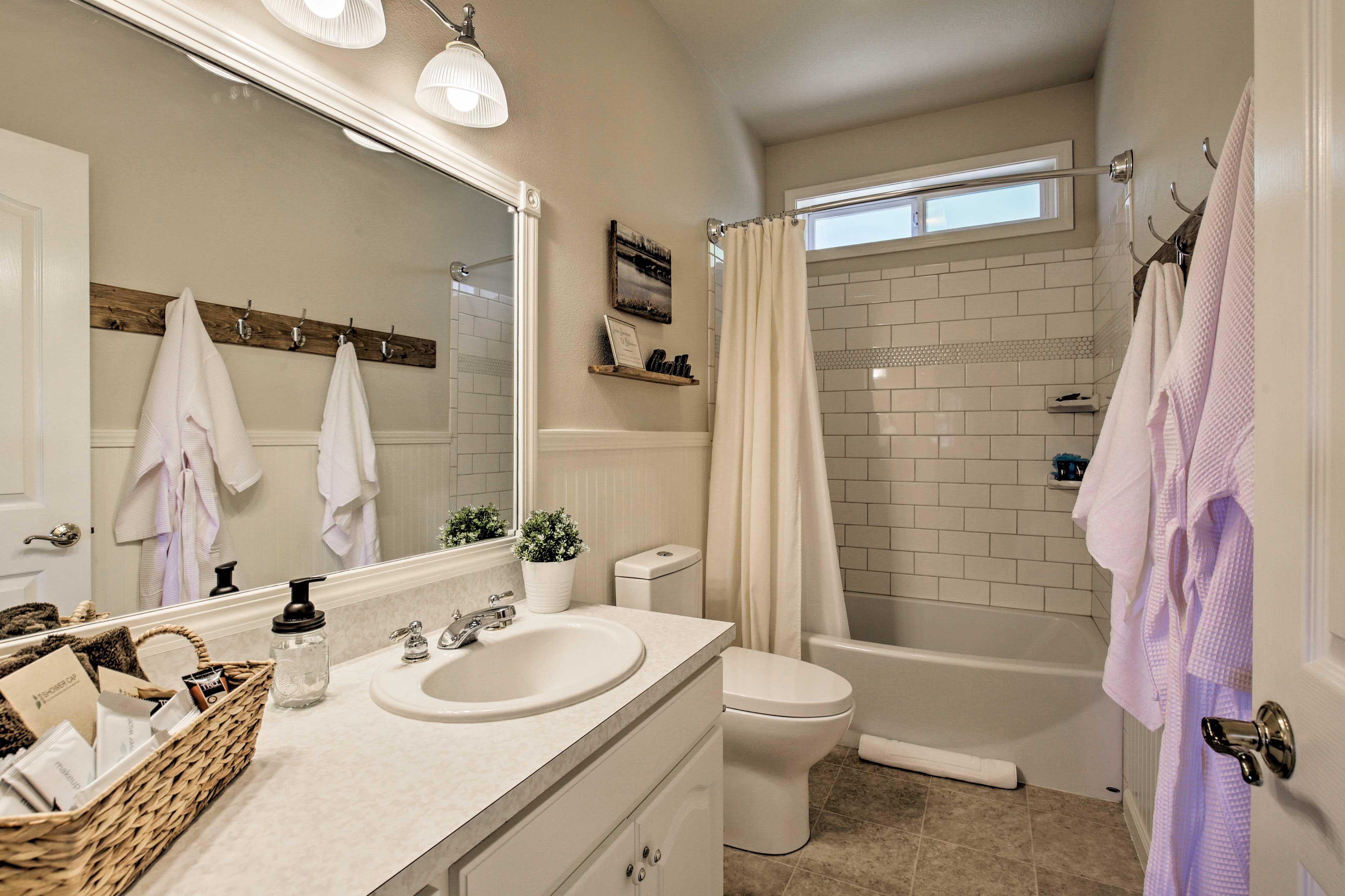 Bathroom 2 | Complimentary Toiletries
