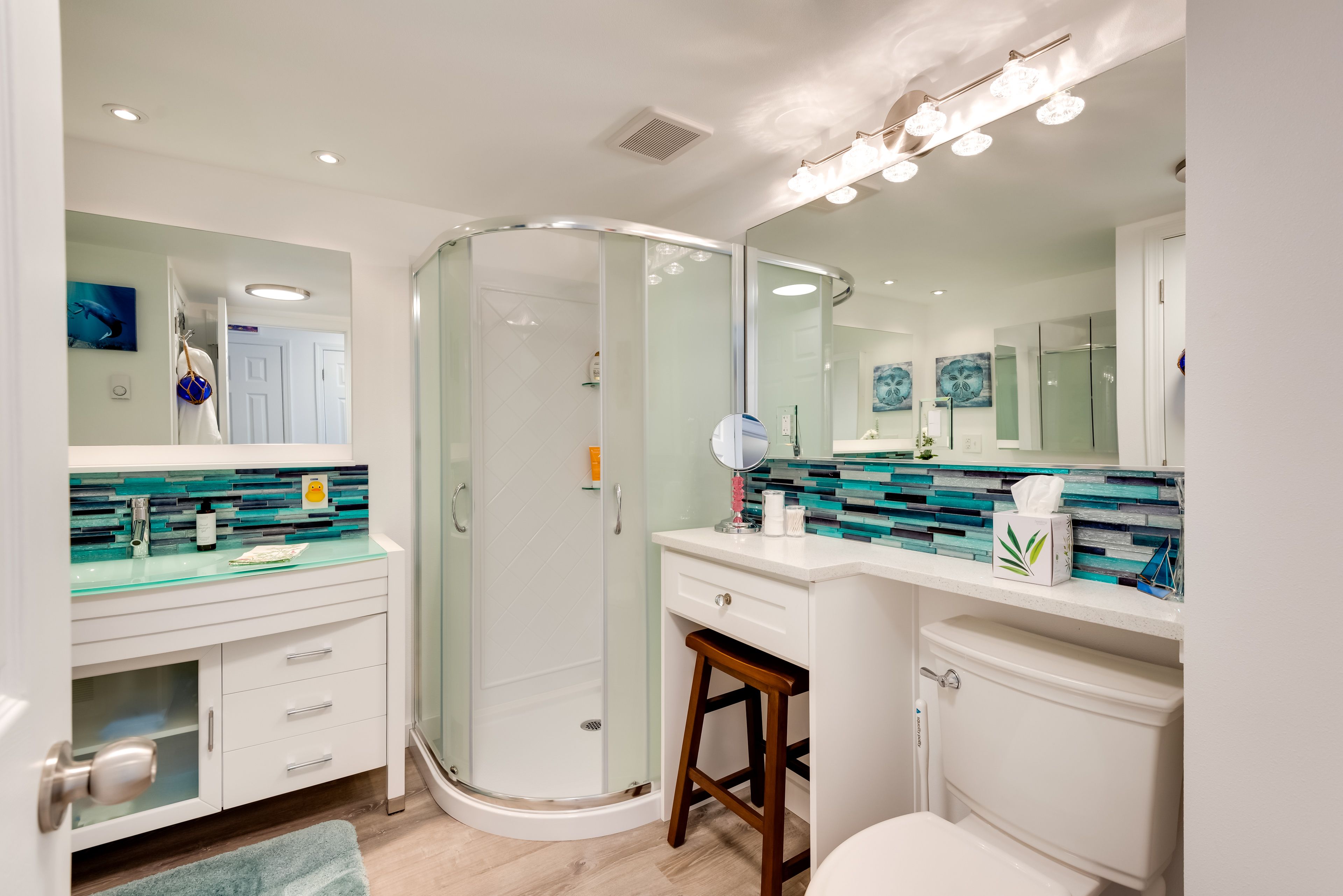Full Bathroom | Towels Provided