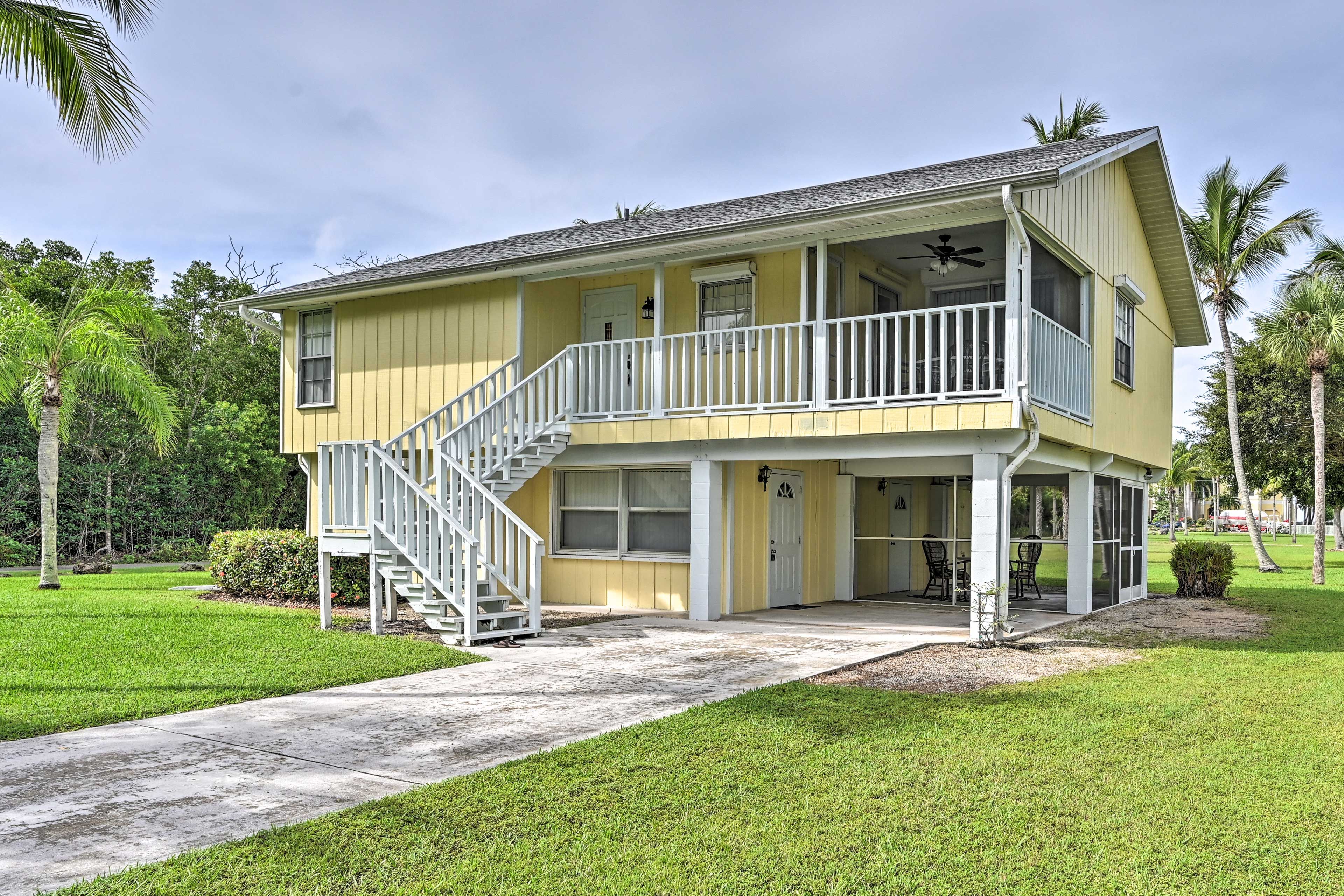 Welcome to this vacation rental apartment, set just 100 feet from the shore!