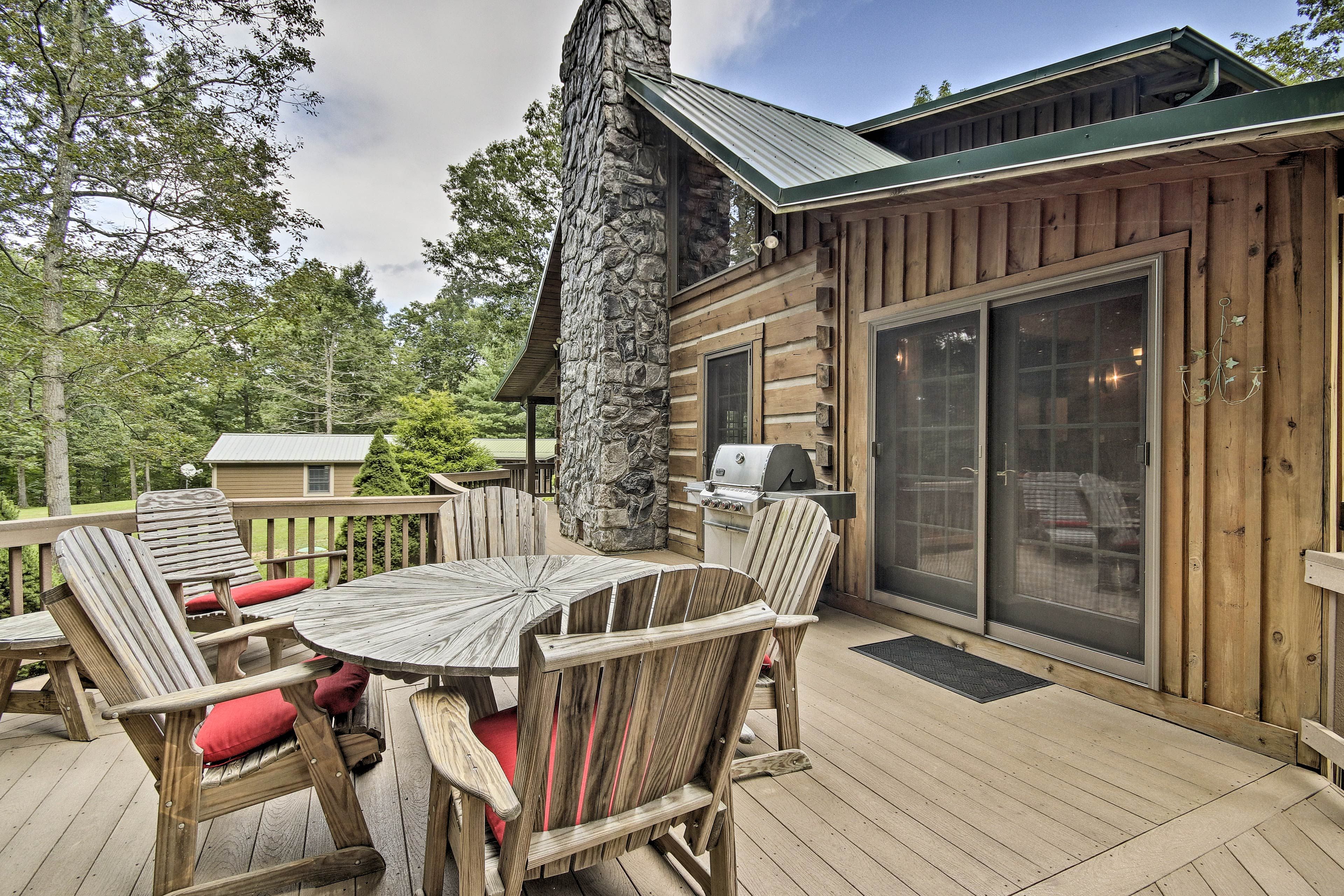 Furnished Deck | Gas Grill