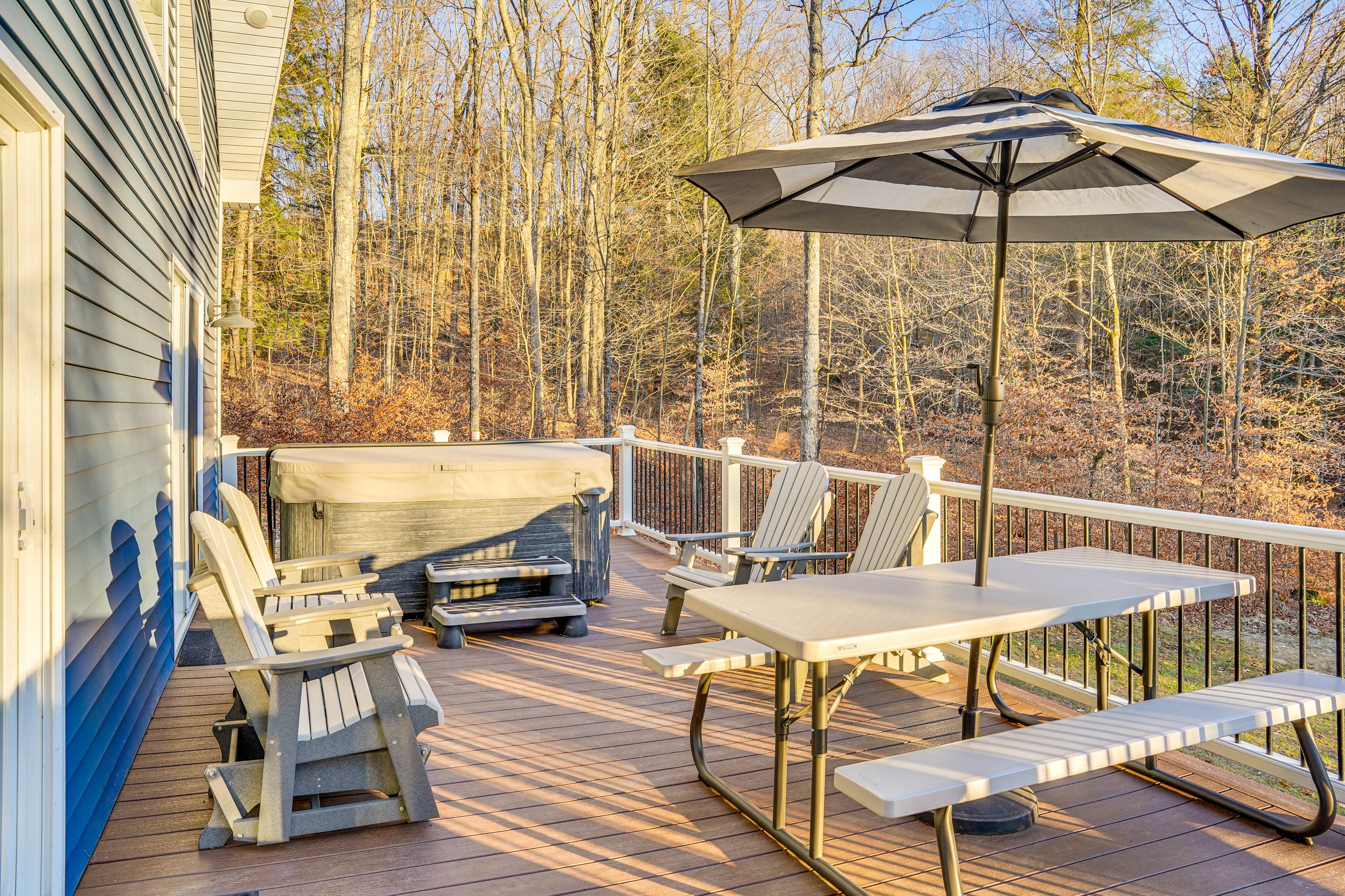 Private Deck w/ Hot Tub
