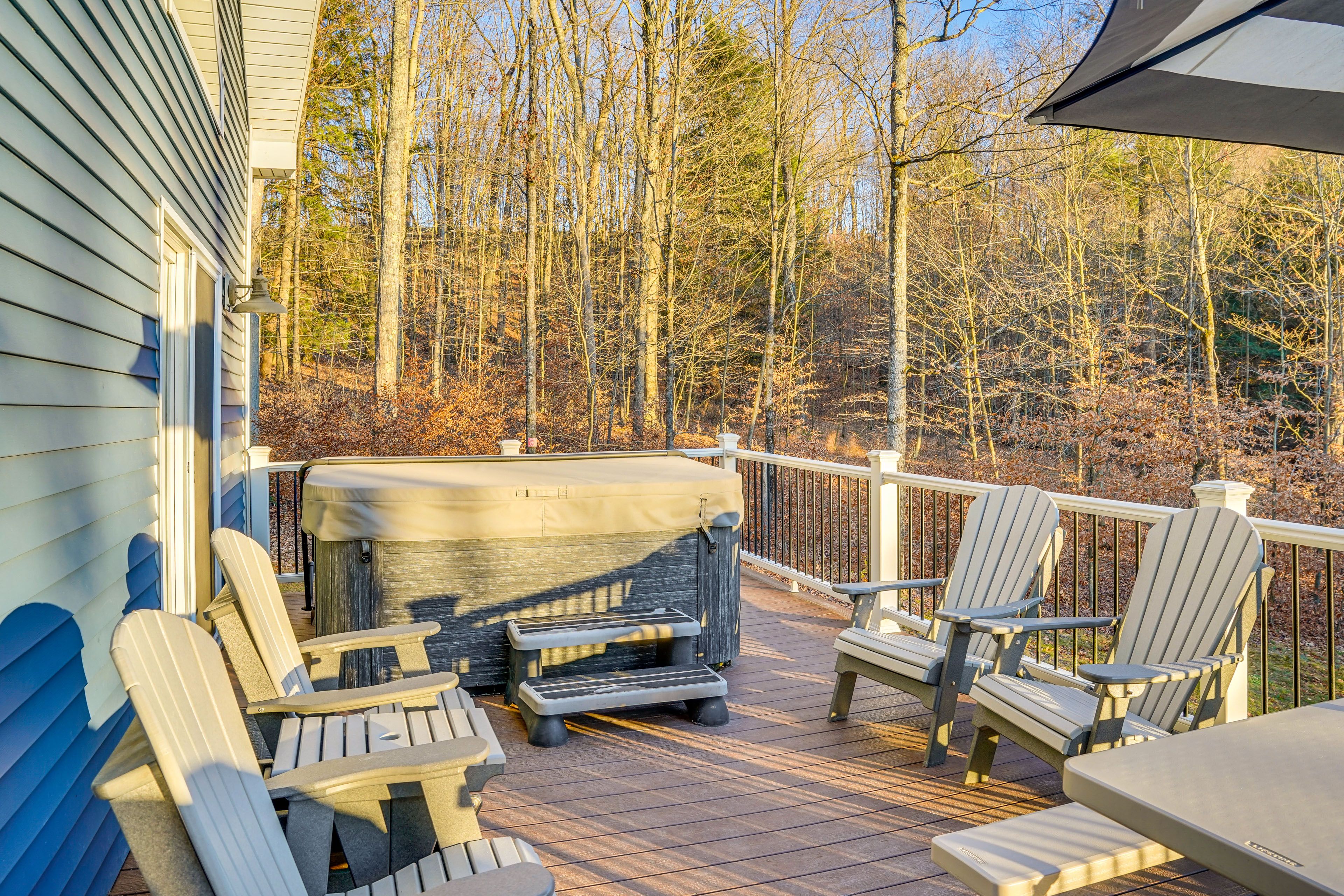 Deck | Hot Tub | Gas Grill