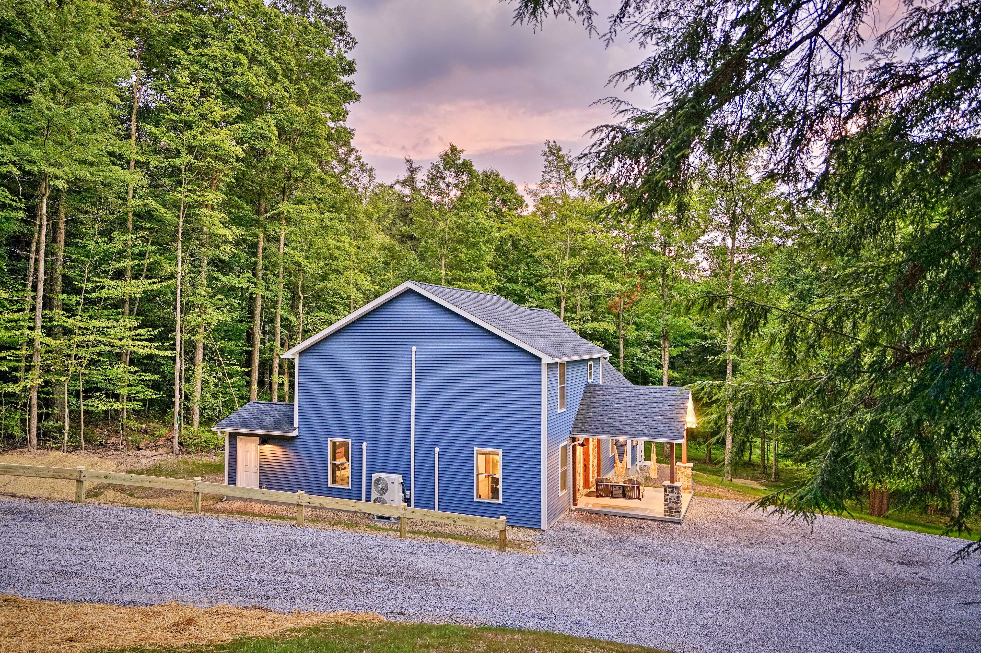 Exterior | Driveway Parking | Trailer Parking Permitted
