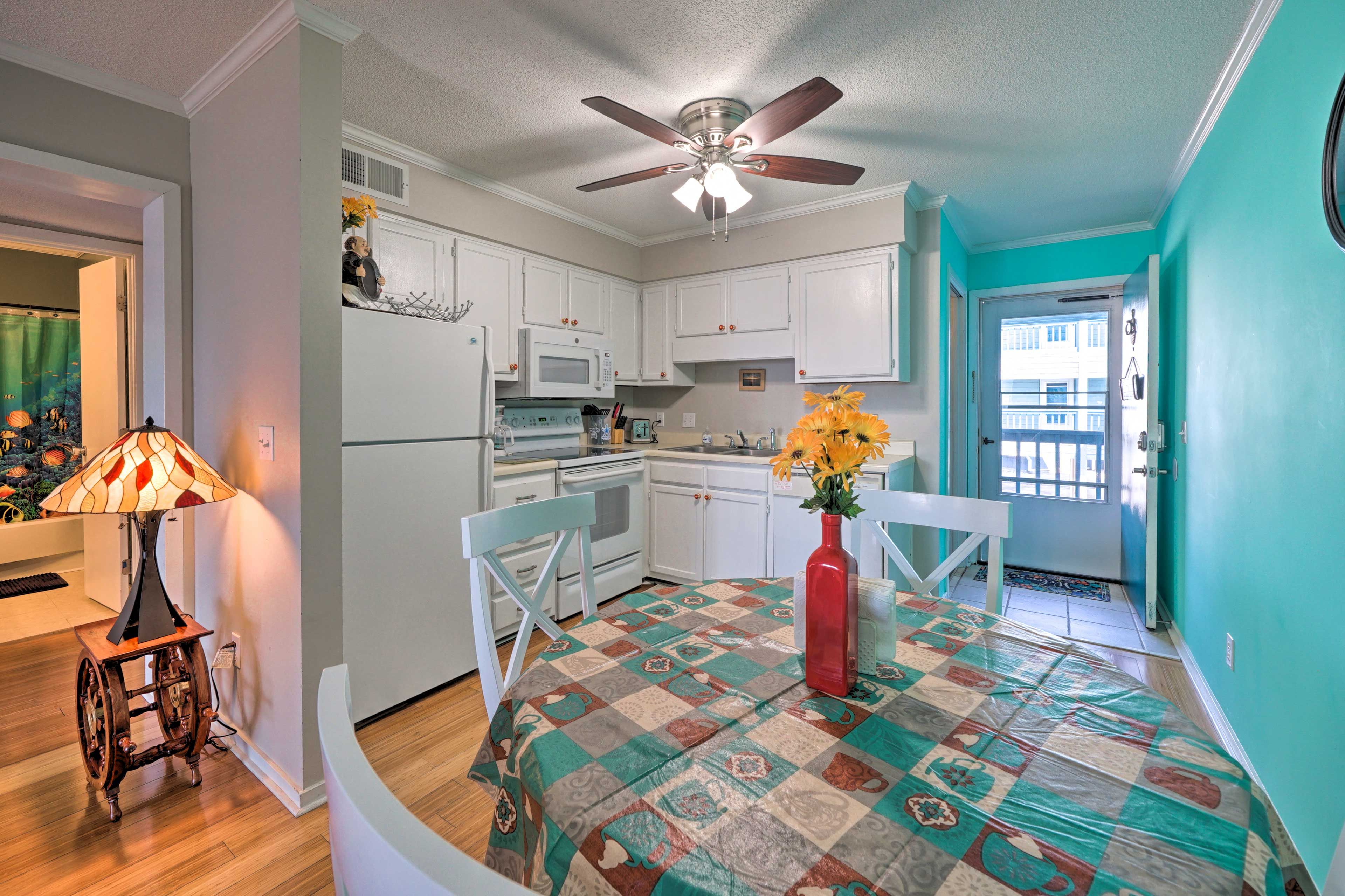 Dining Area | Kitchen