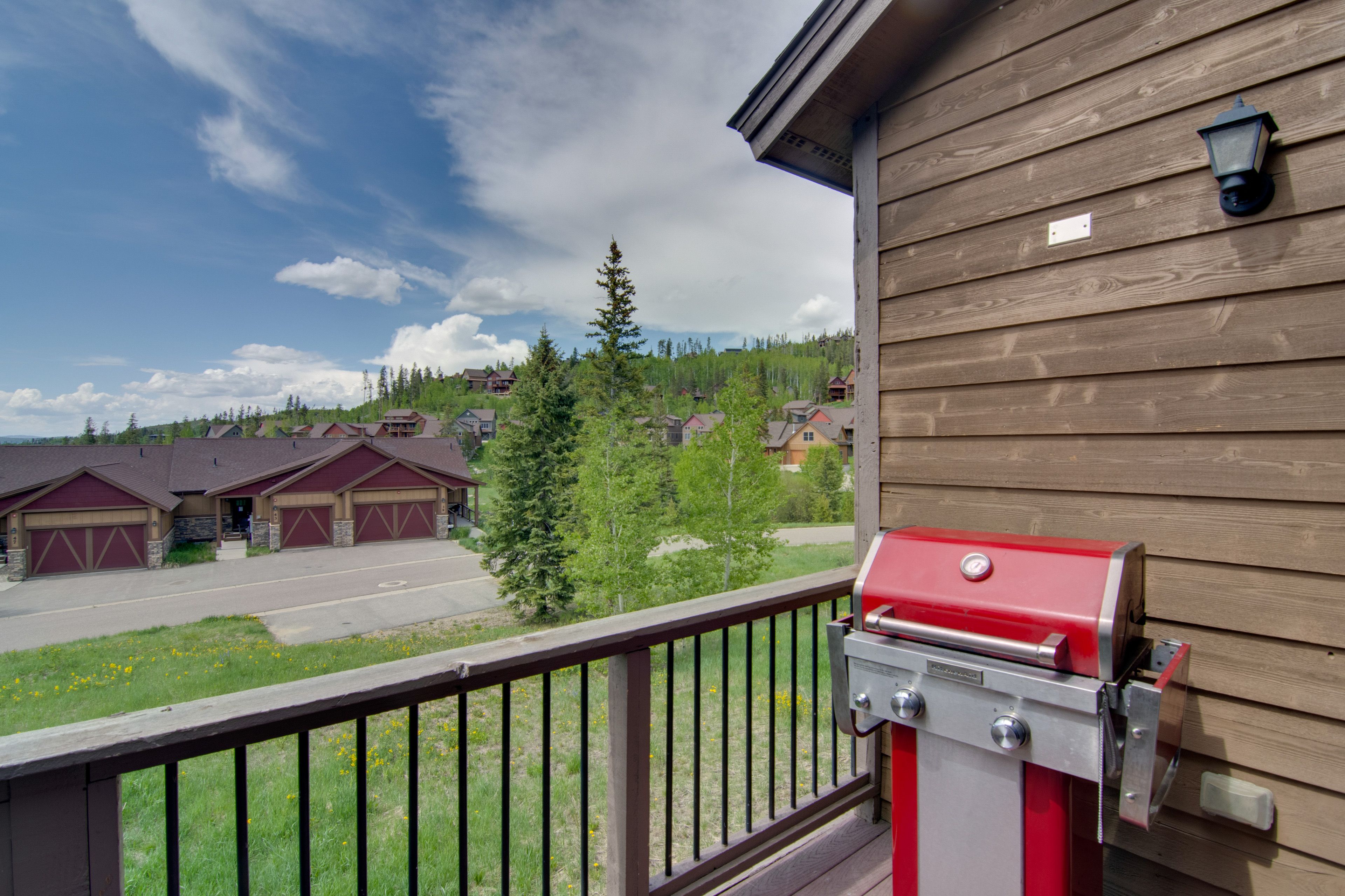 Deck | Gas Grill