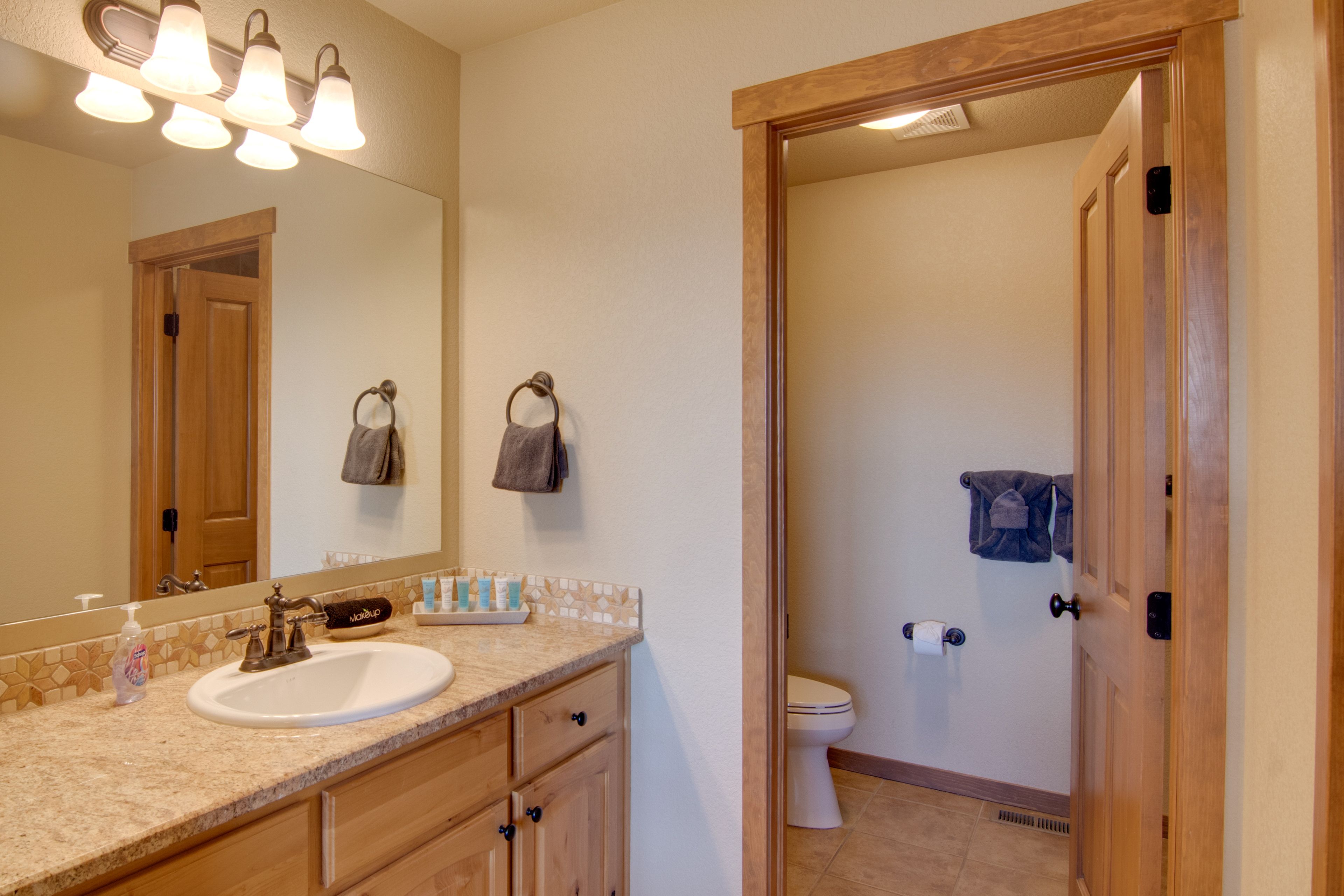 En-Suite Bathroom | Towels Provided