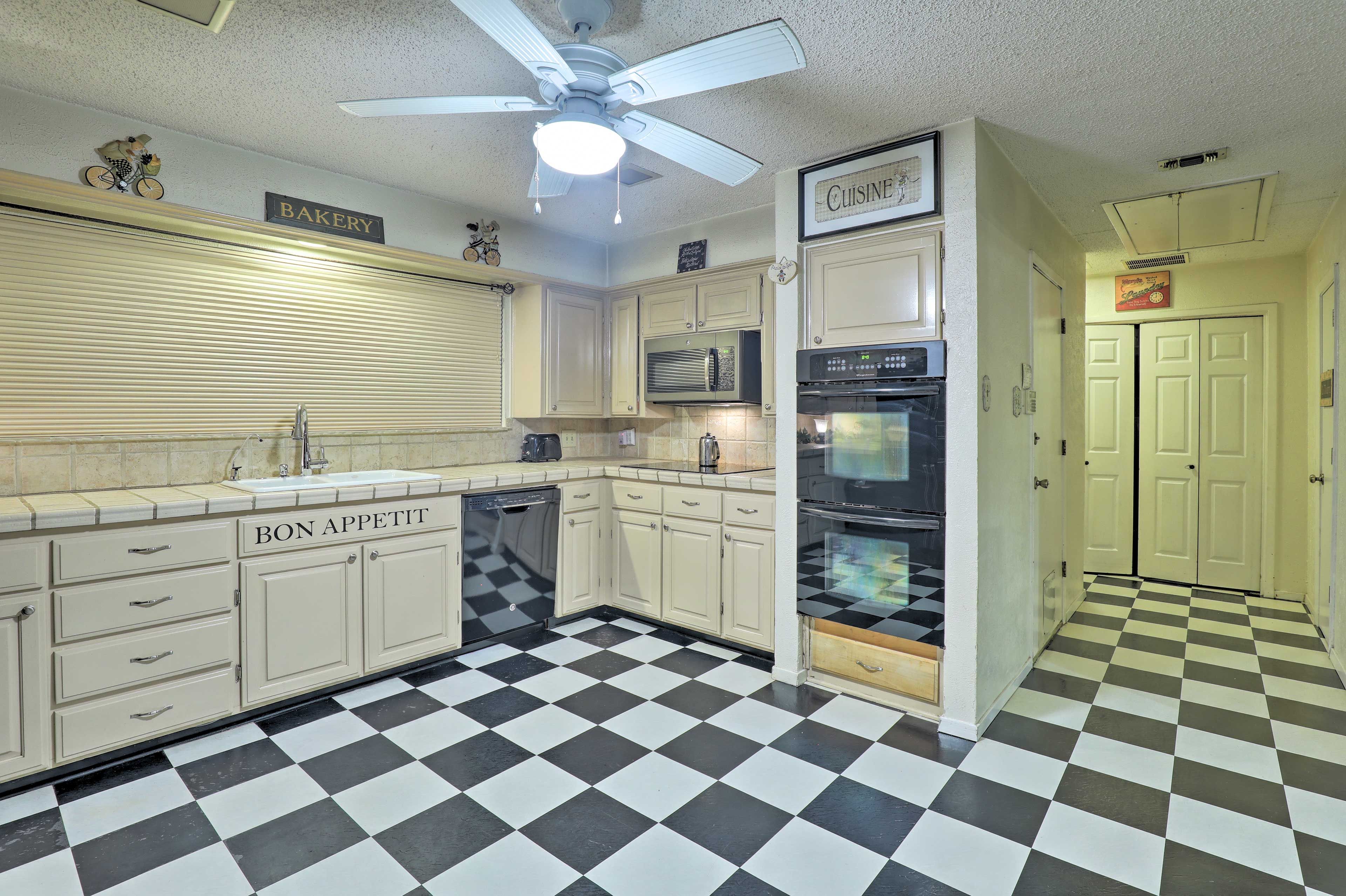 Kitchen | Coffee Maker | Blender | Toaster | Cooking Basics