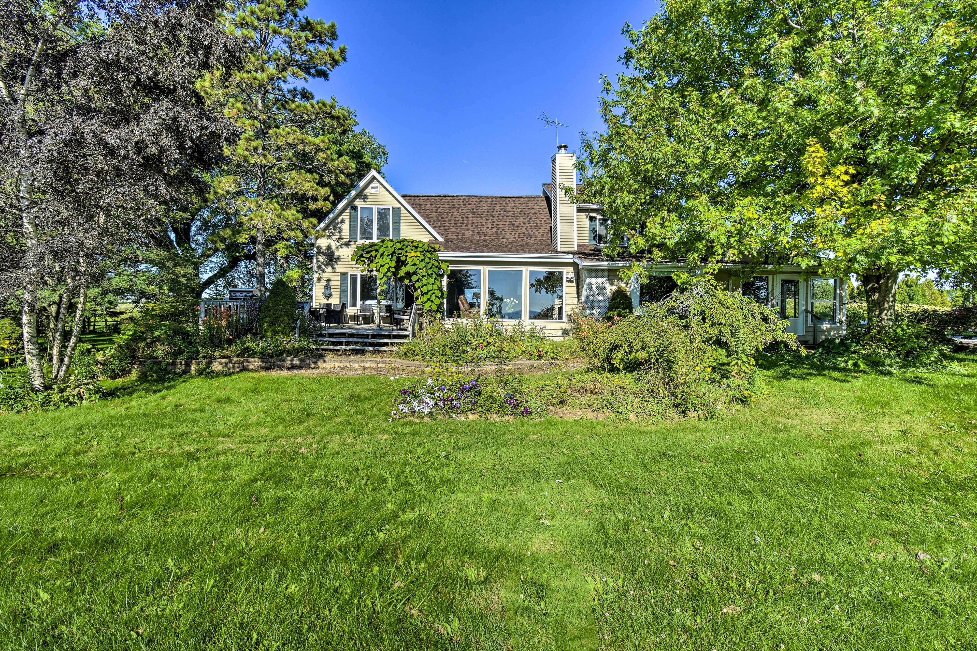 Spacious Yard | Fire Pit