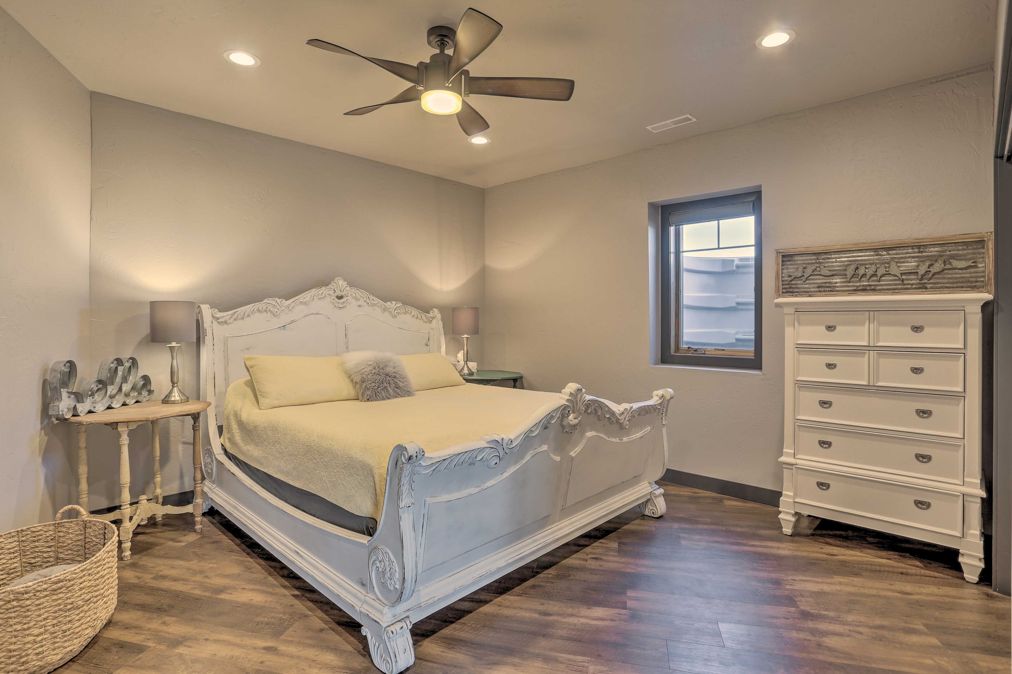 Bedroom 3 | King Bed