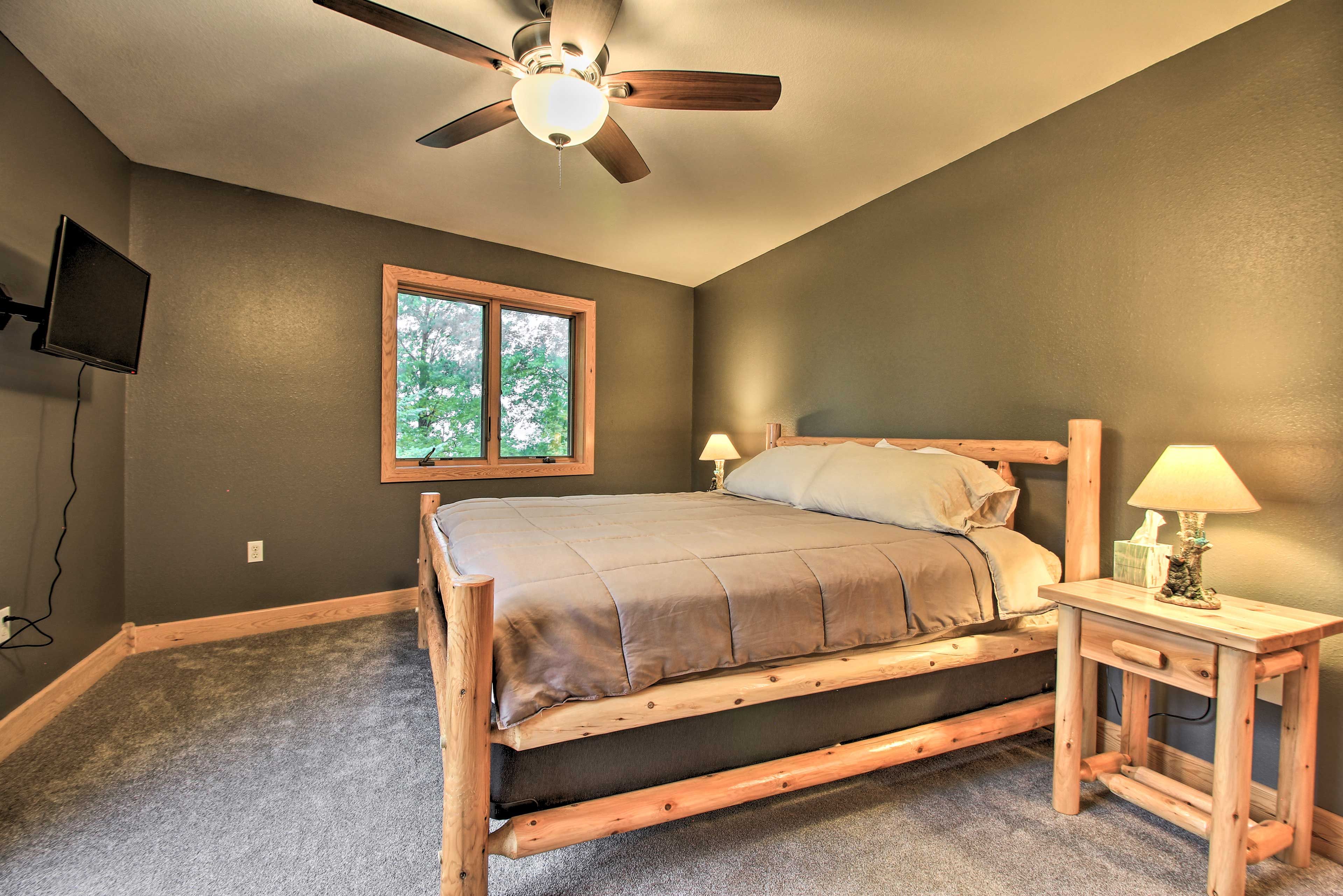 Bedroom 8 | King Bed