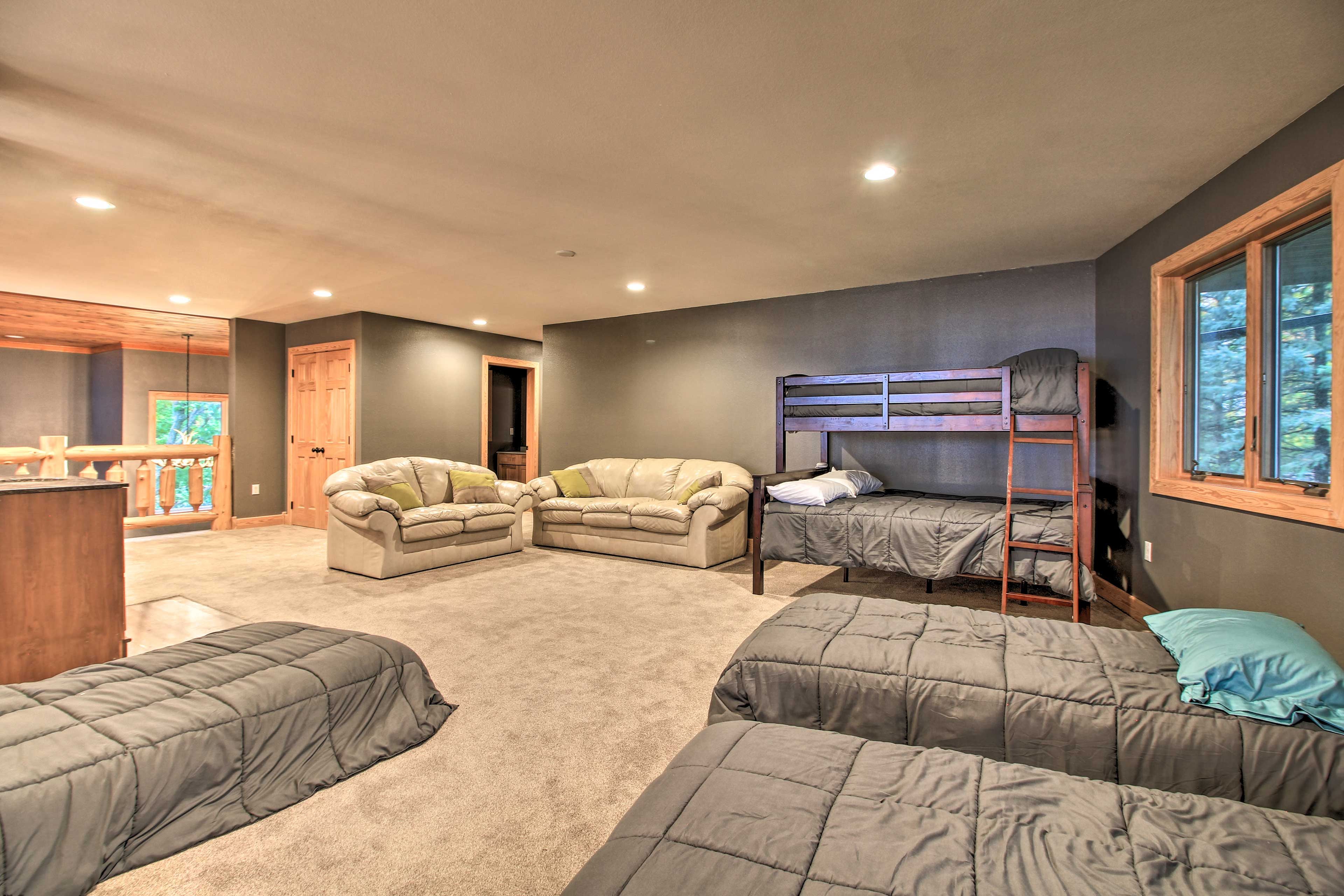 Loft | Twin/Full Bunk Bed | 3 Twin Mattresses