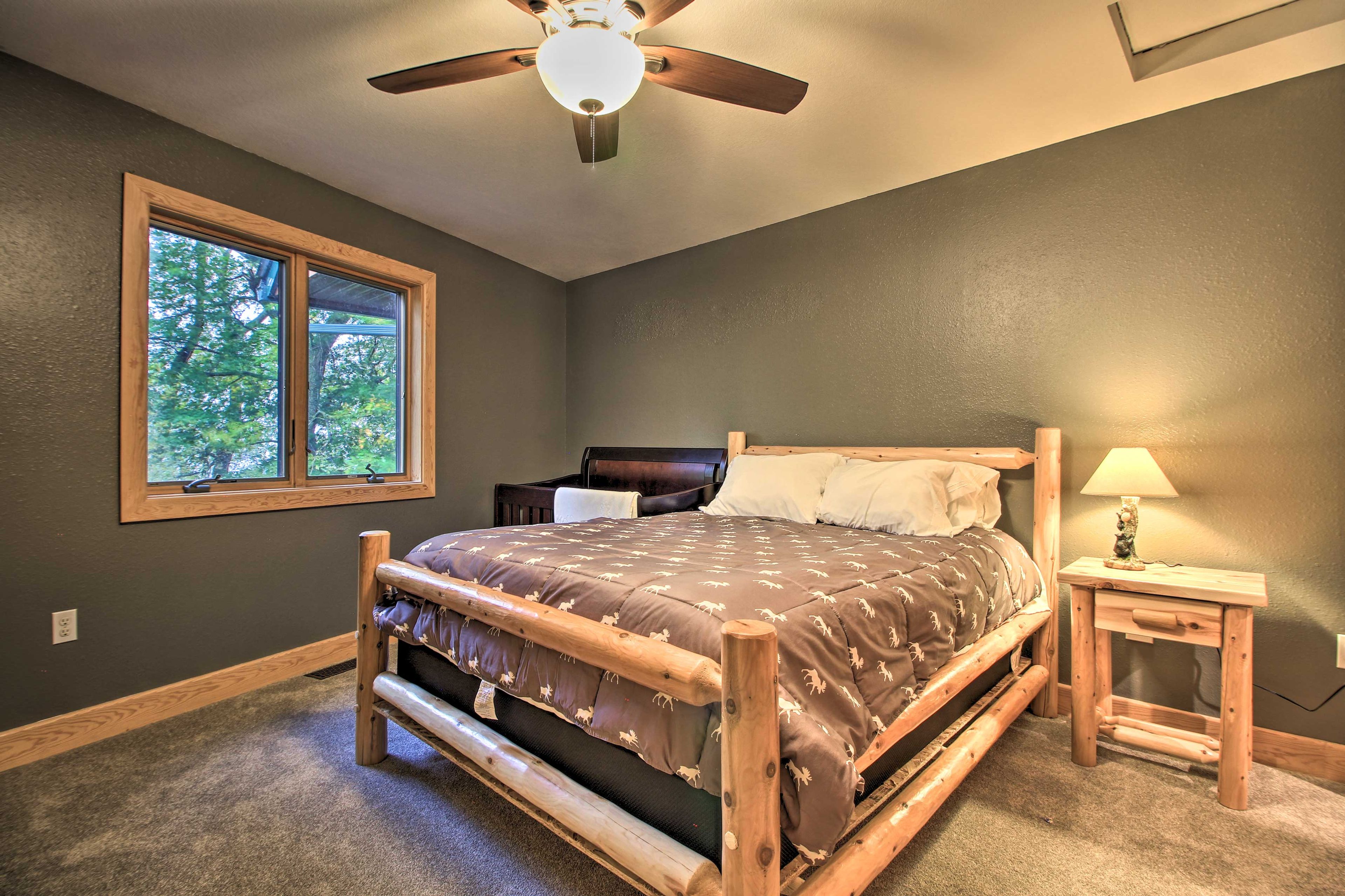 Bedroom 9 | Queen Bed | Crib Available
