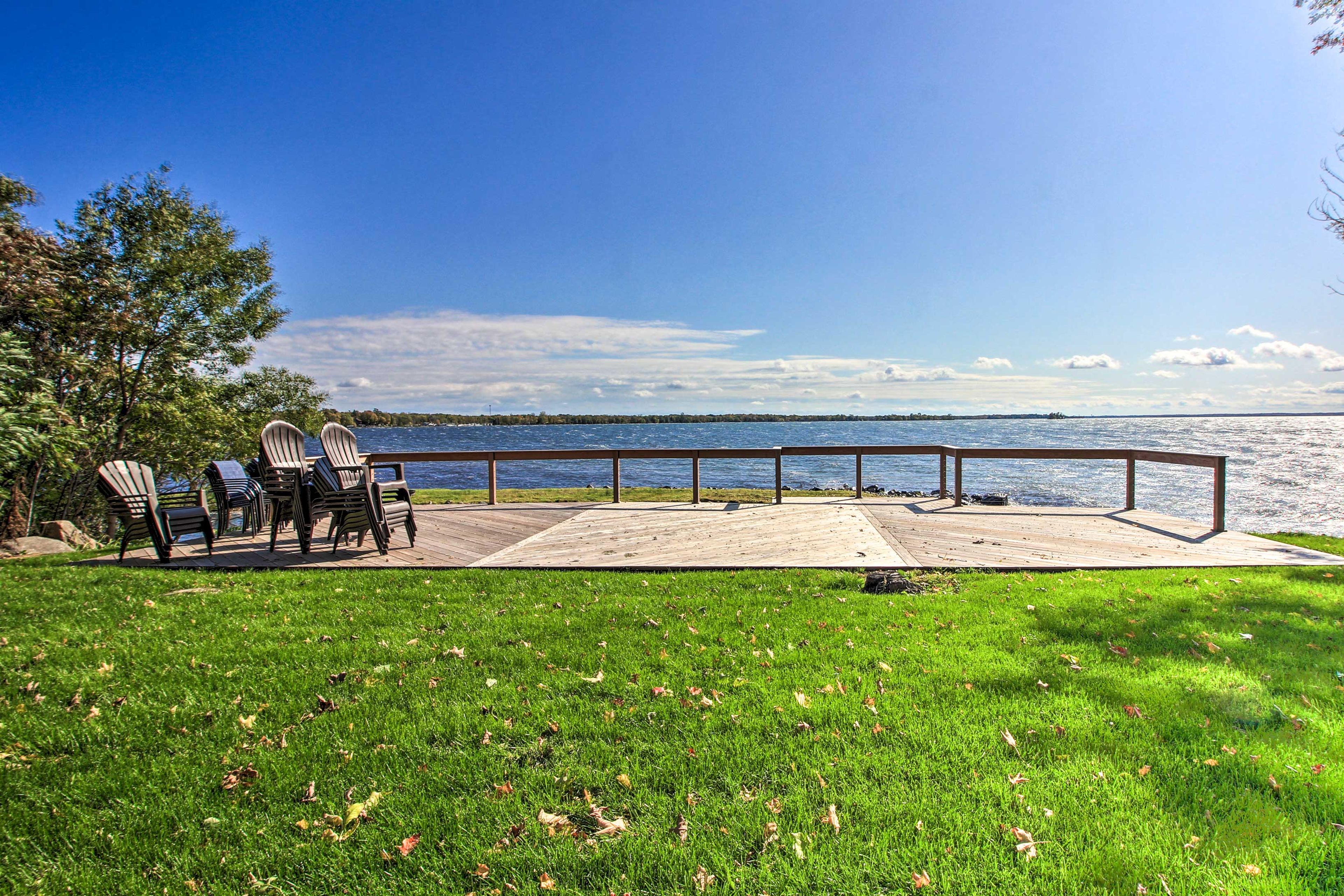 Private Waterfront Deck
