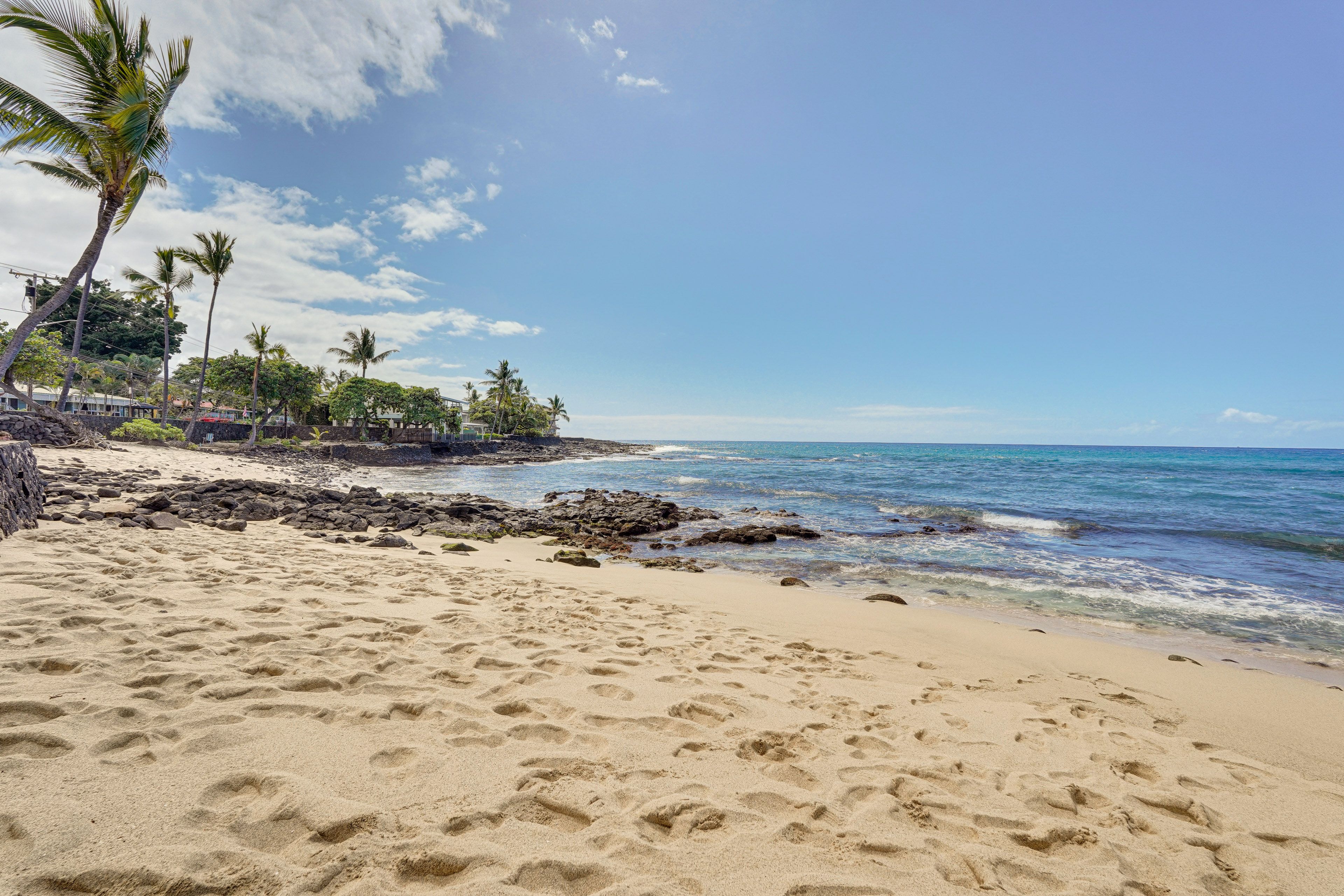 Kona Pacific Condominium | Beach Access