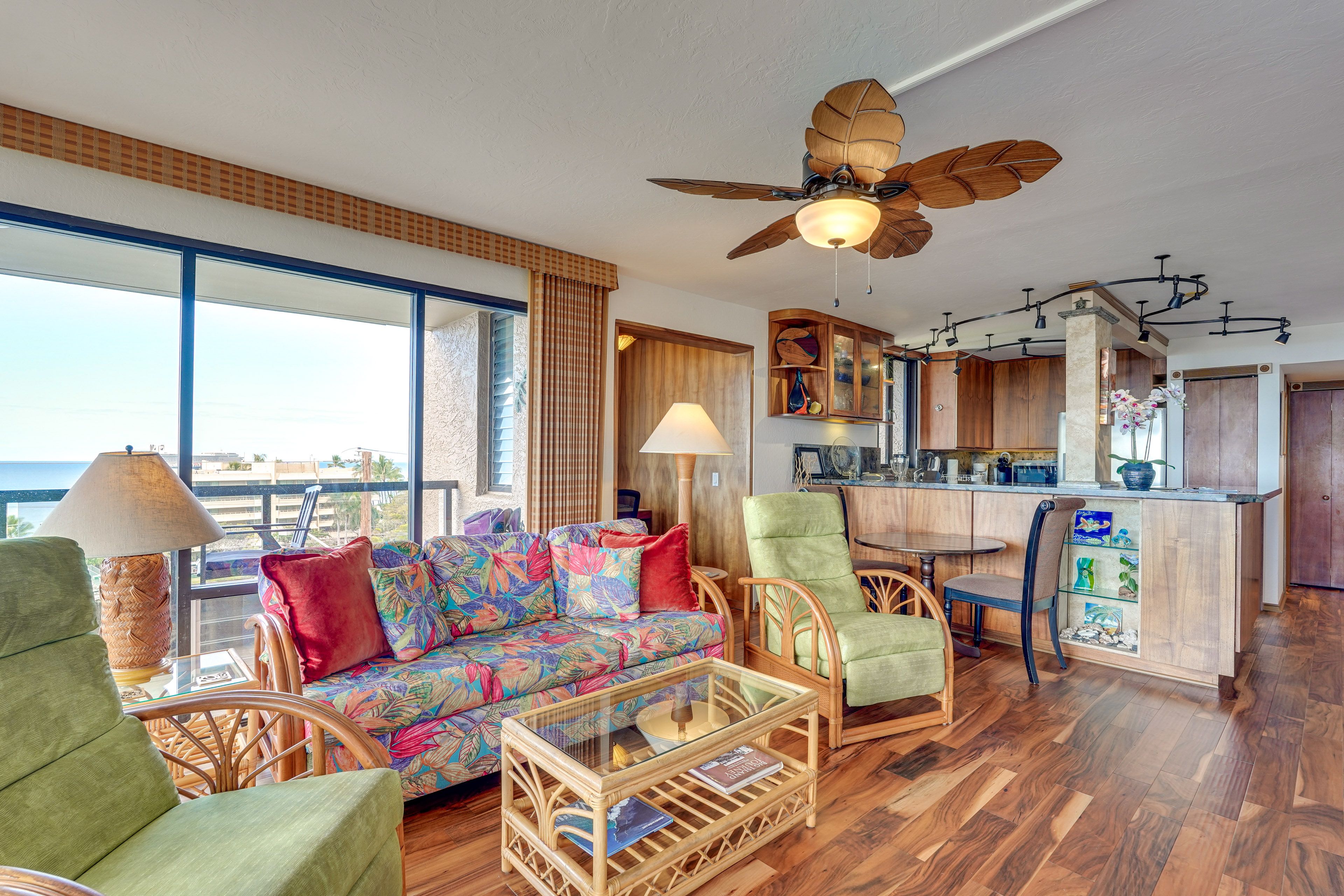 Living Room | Free WiFi | Central A/C