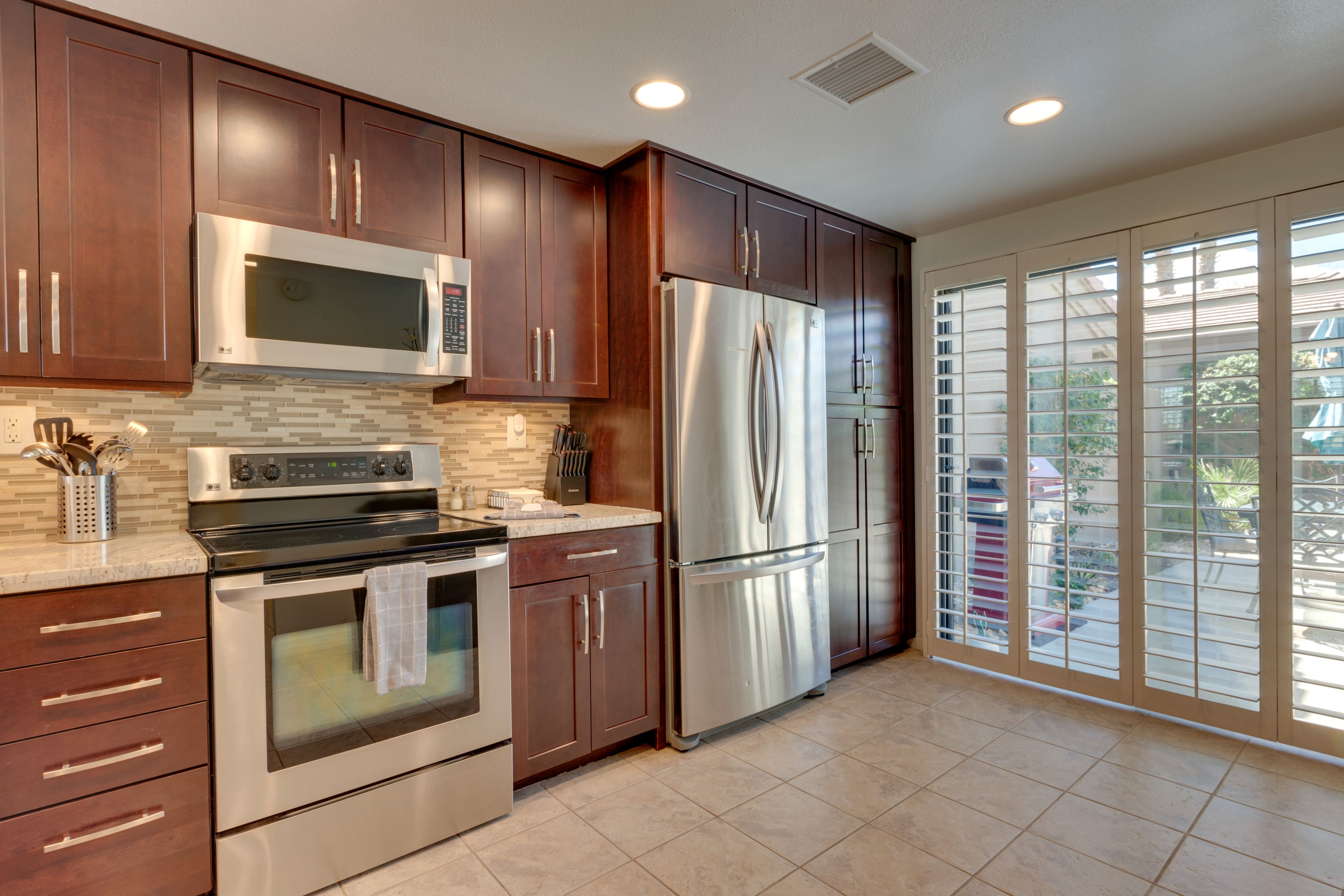 Fully Equipped Kitchen | Stainless Steel Appliances