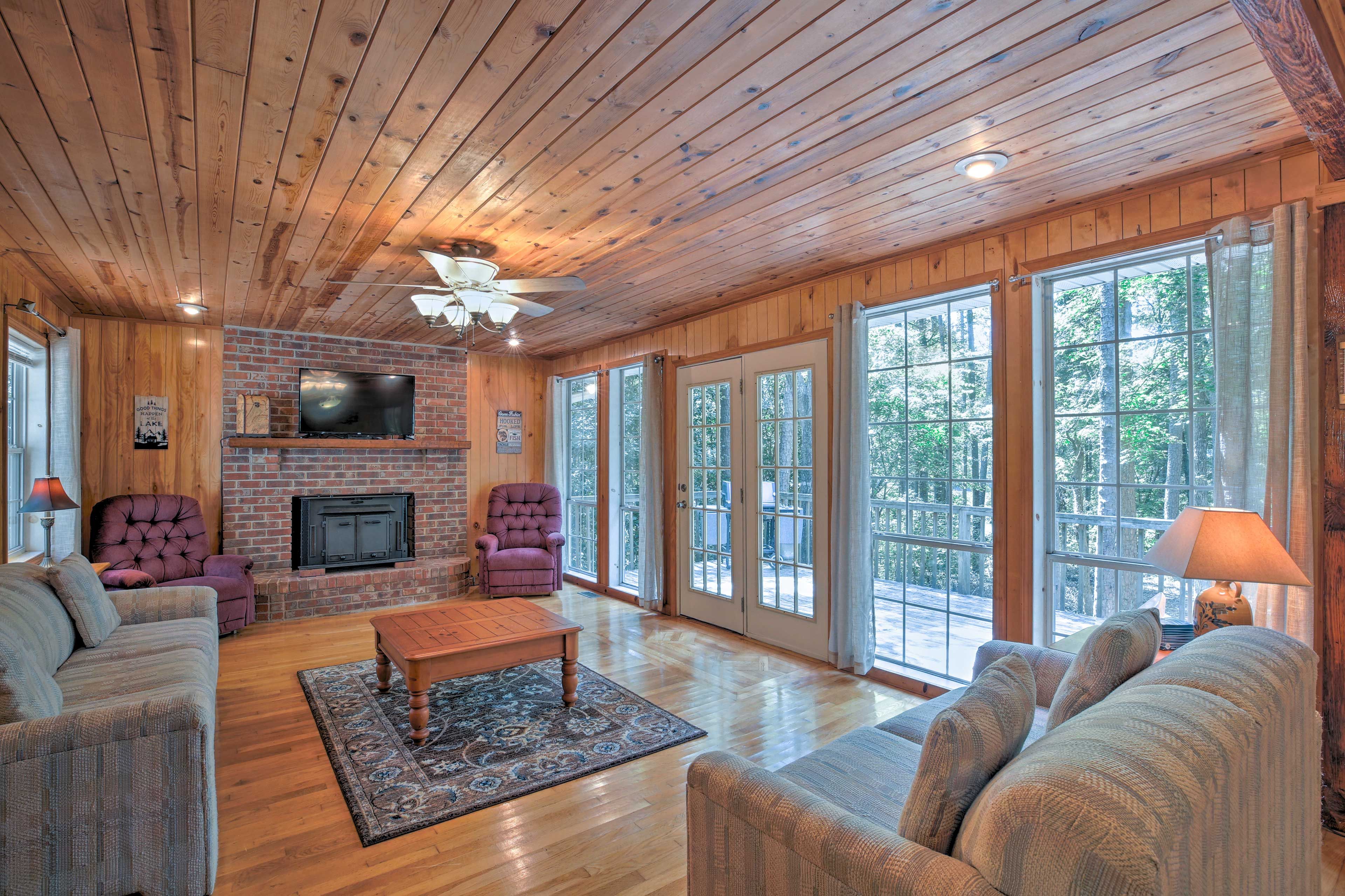 Living Room | Free WiFi | A/C | Pet Friendly w/ Fee