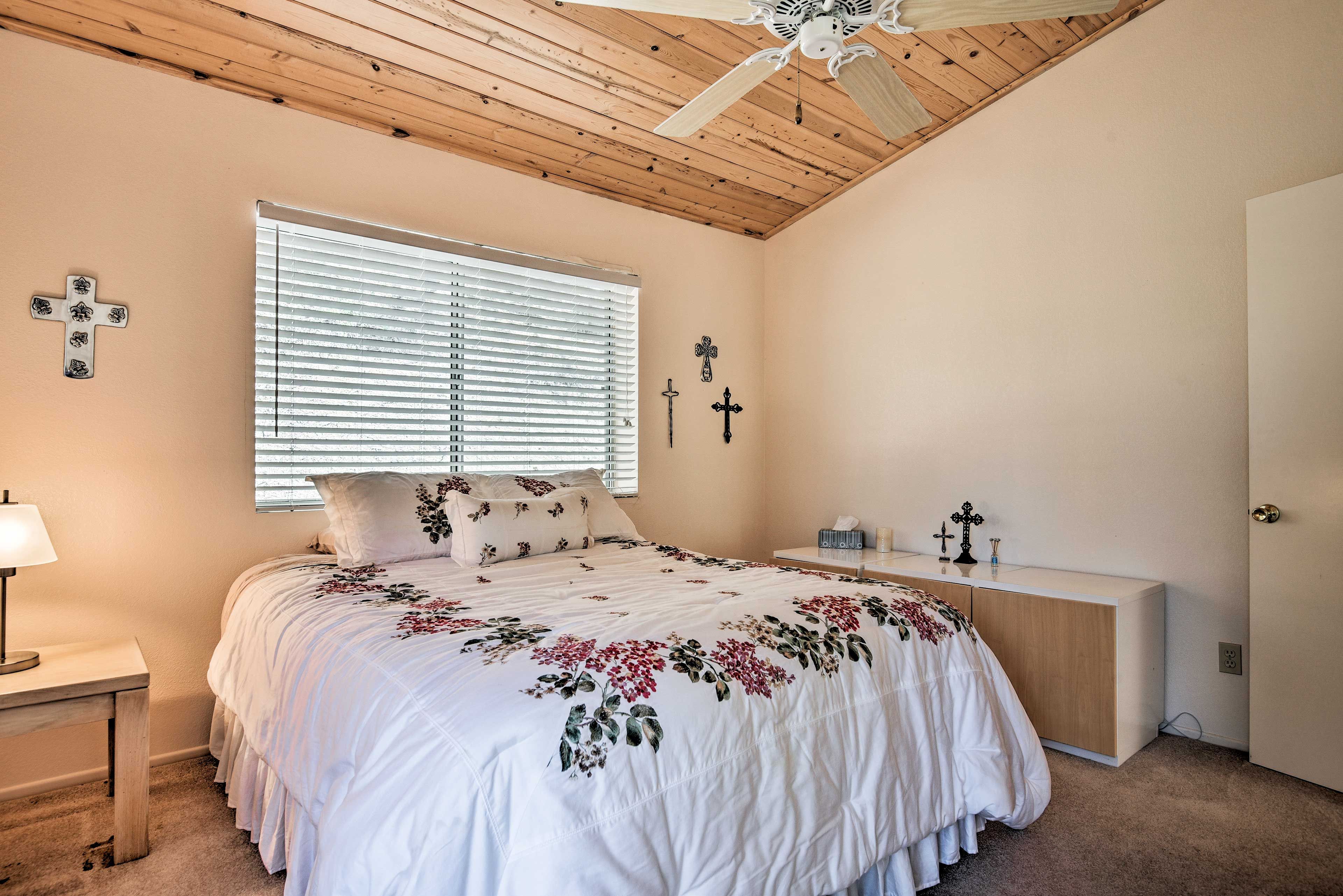 You'll wake up well rested in this queen bed.