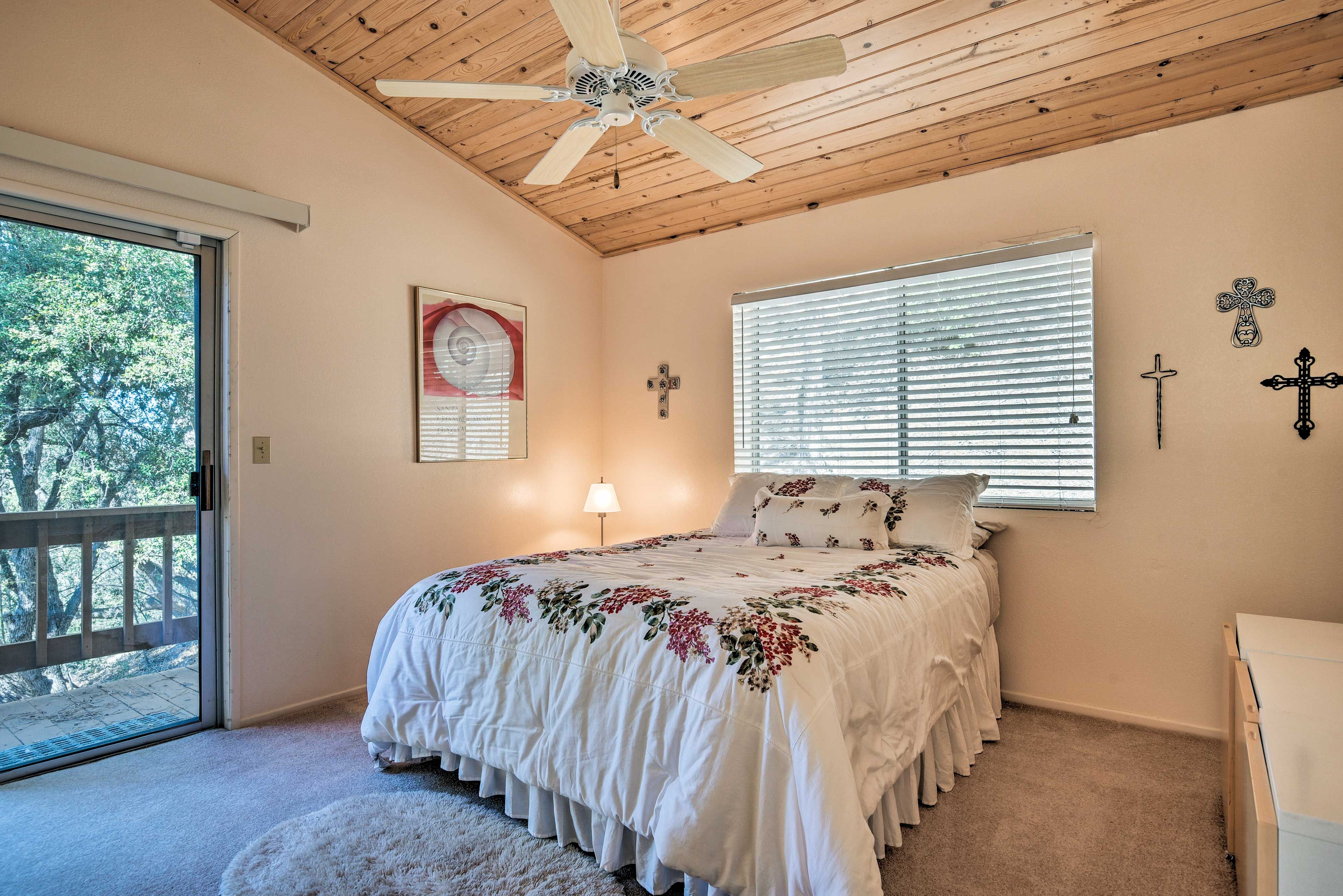 Direct deck access makes this room 5 star.