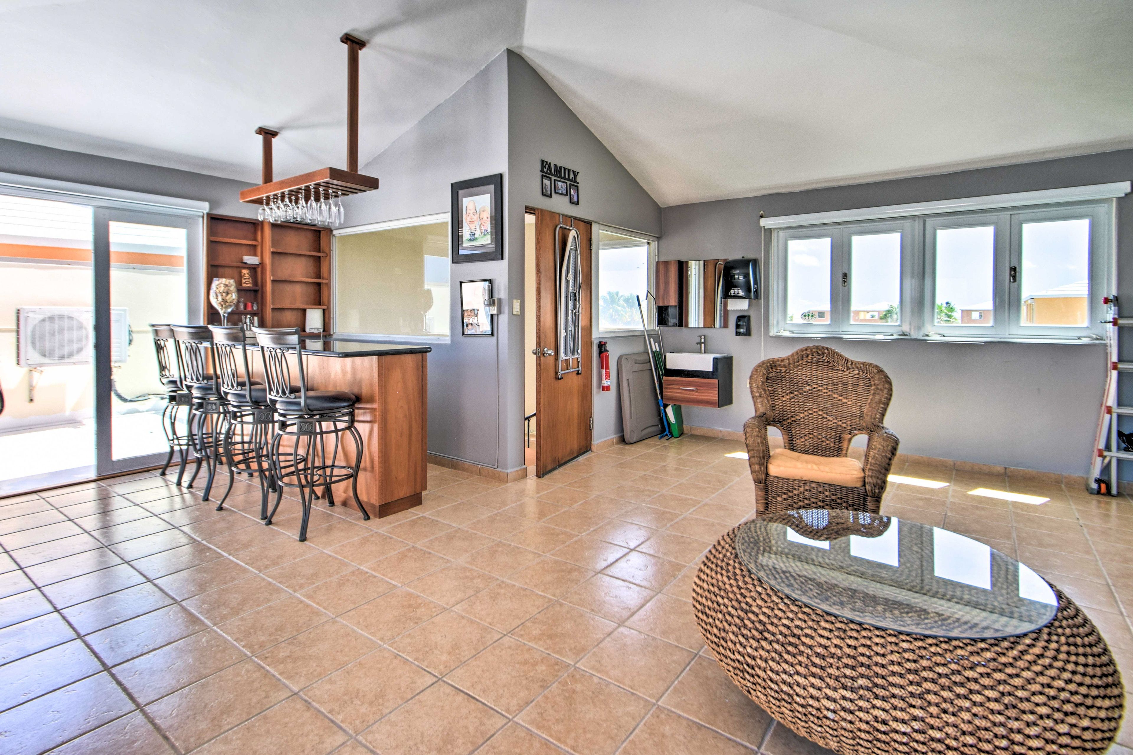 Additional Living Area | Bar Seating