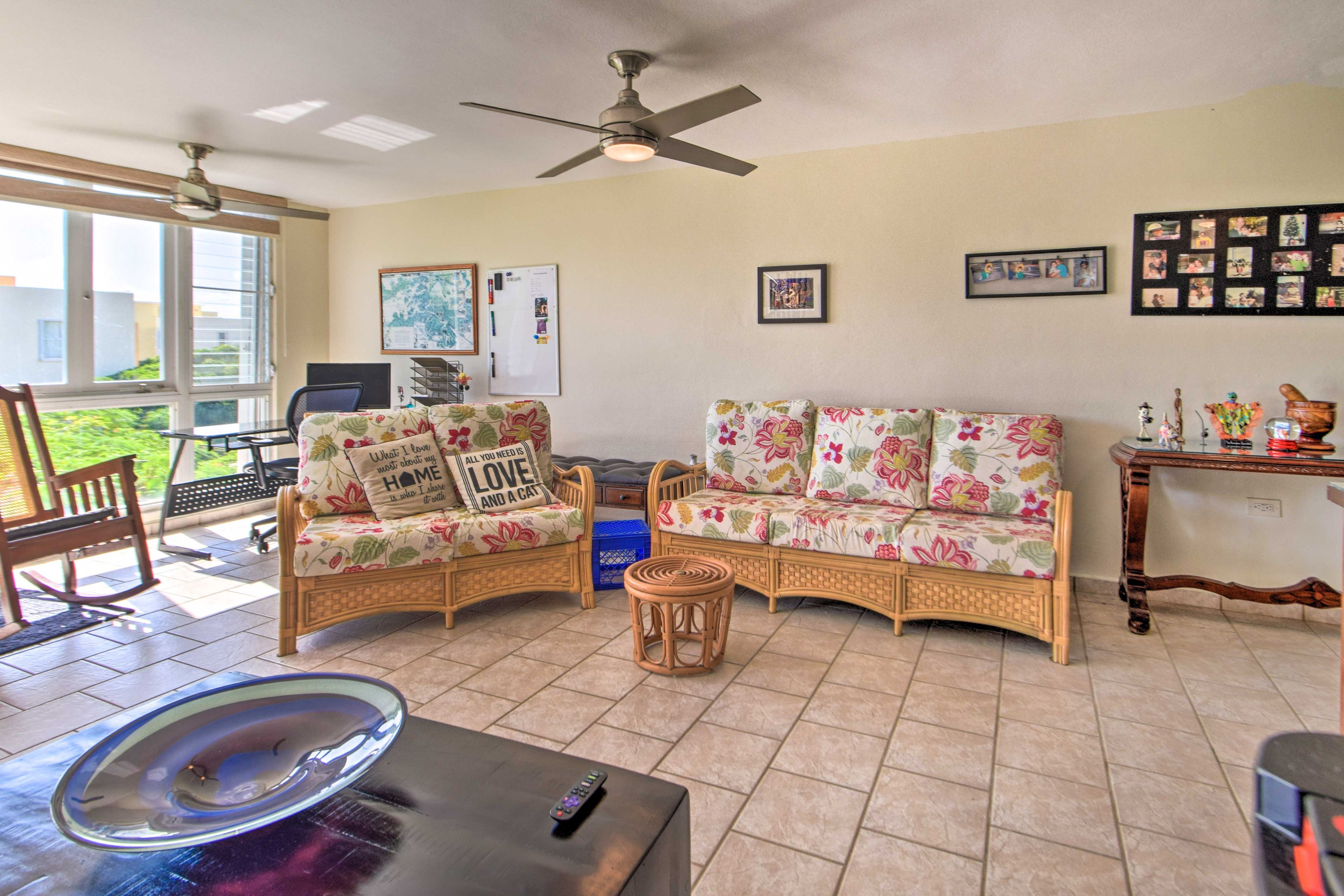 Living Room | Central A/C | Smart TV | Free WiFi