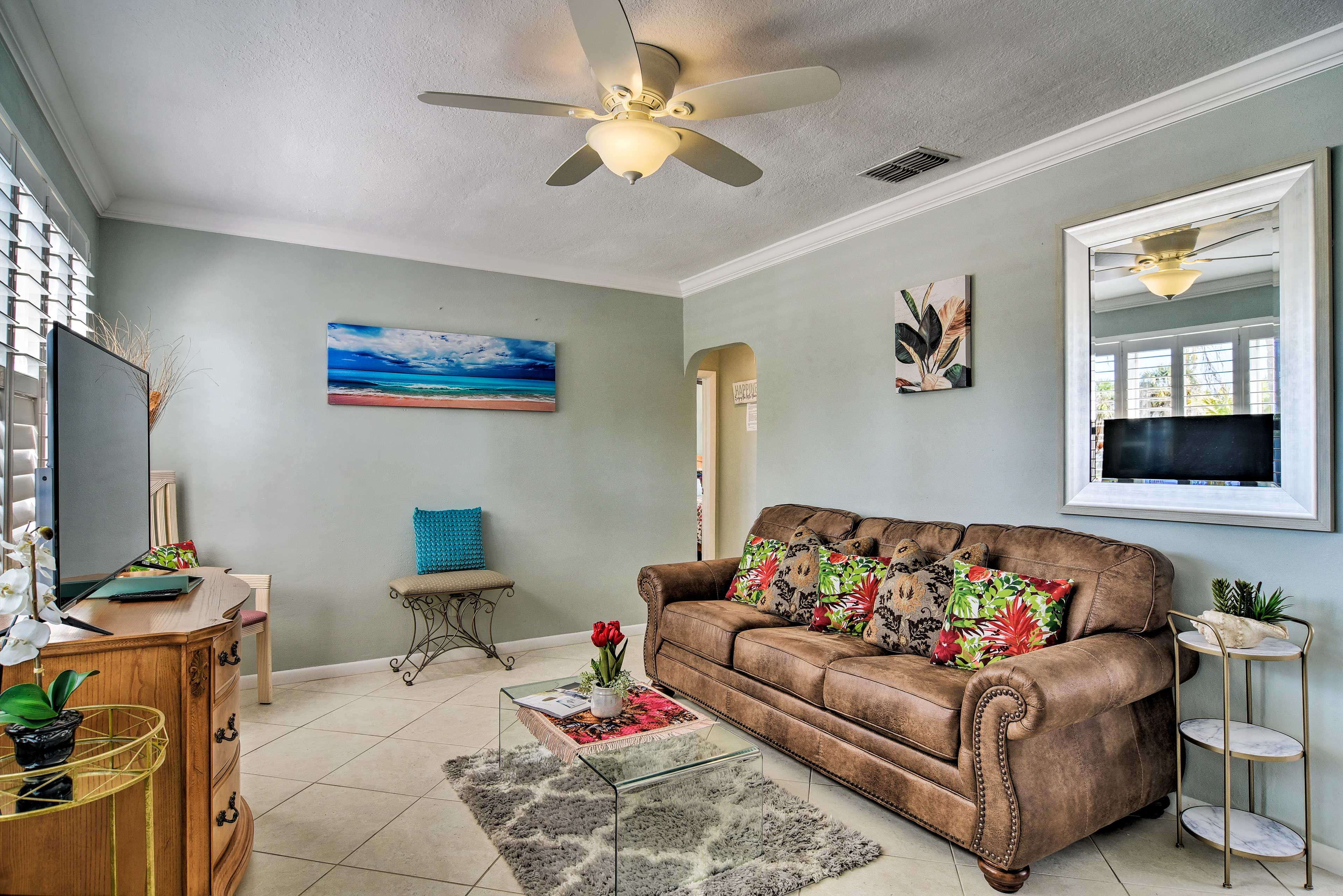 Living Room | Free WiFi