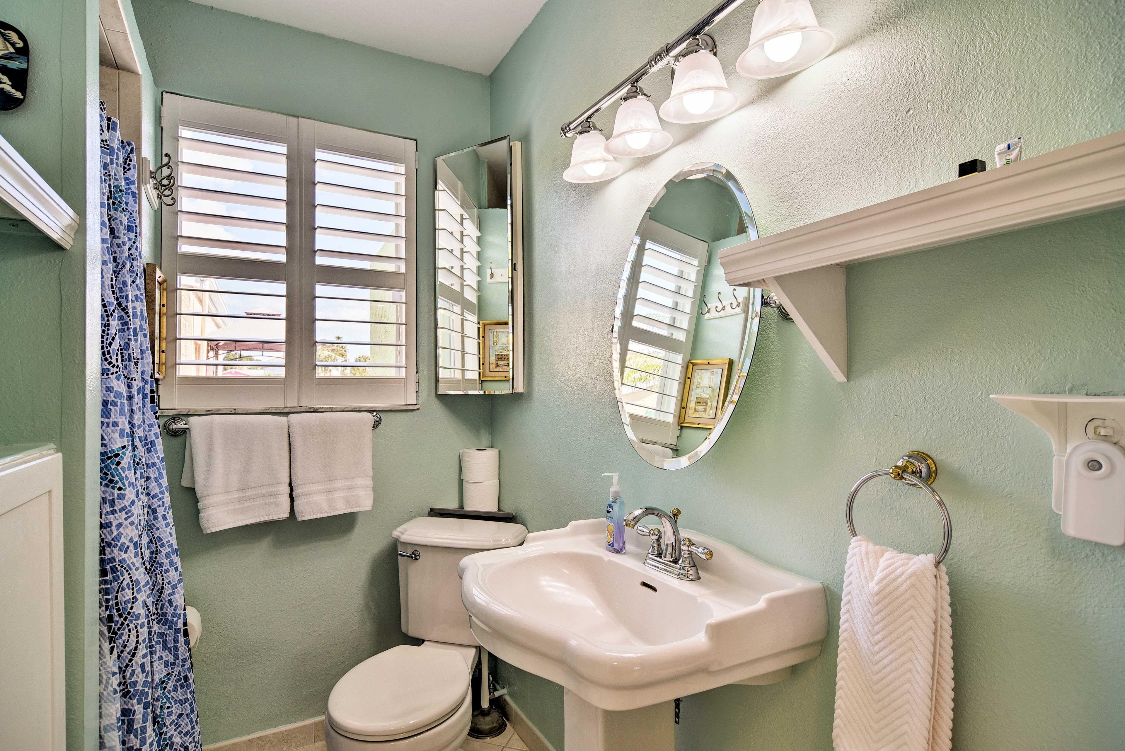 Bathroom | Towels Provided