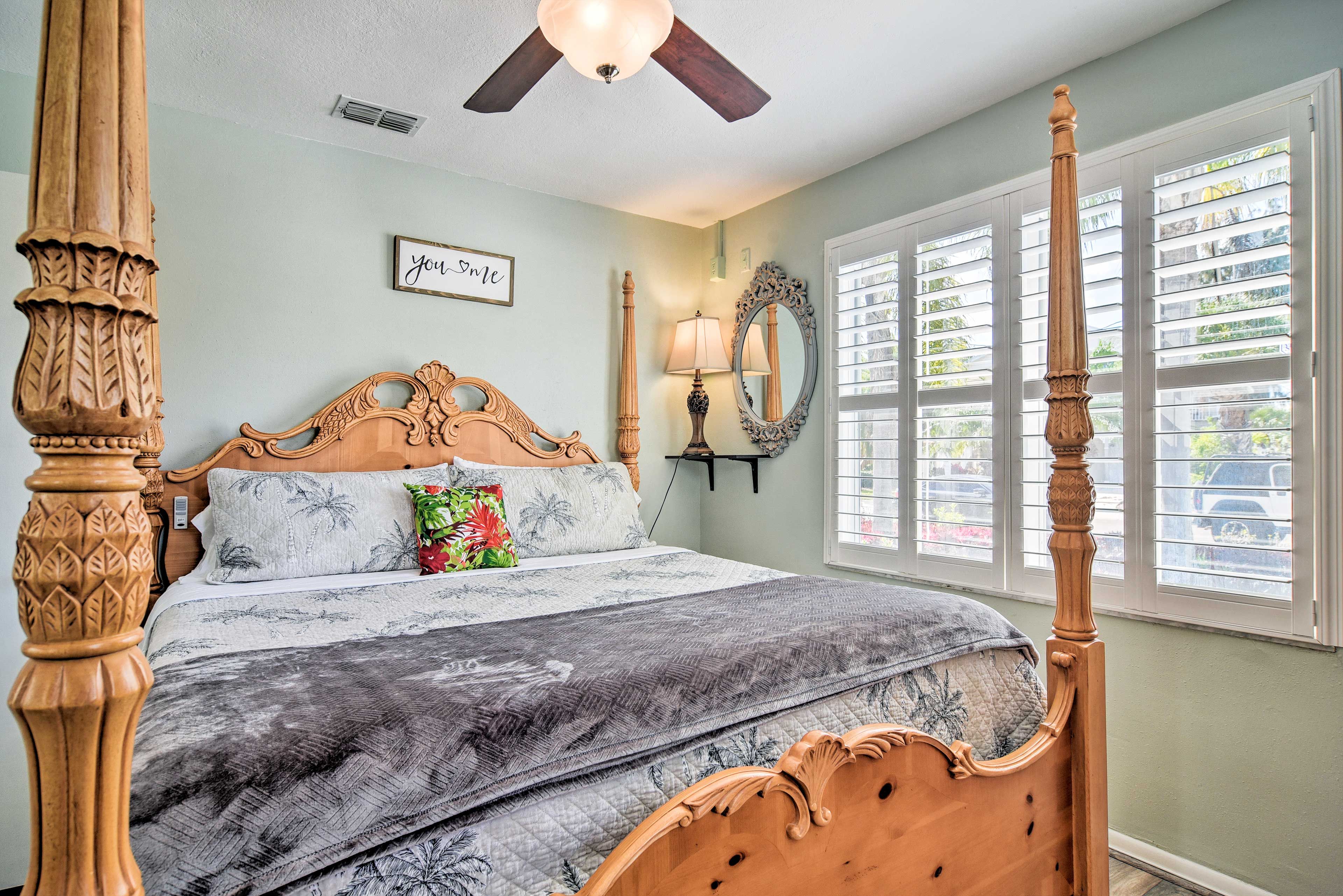 Bedroom 1 | King Bed