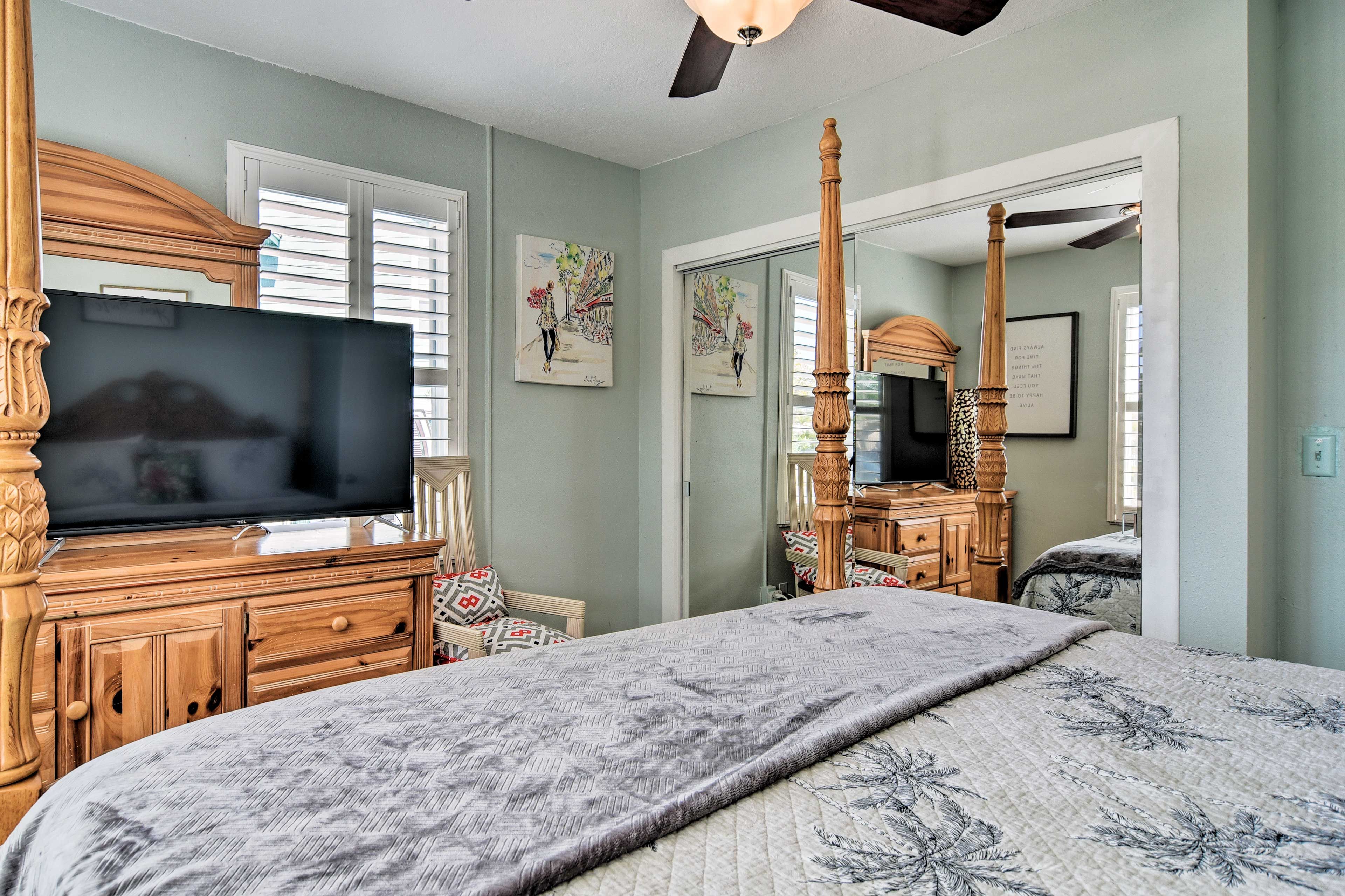 Bedroom 1 | Linens Provided