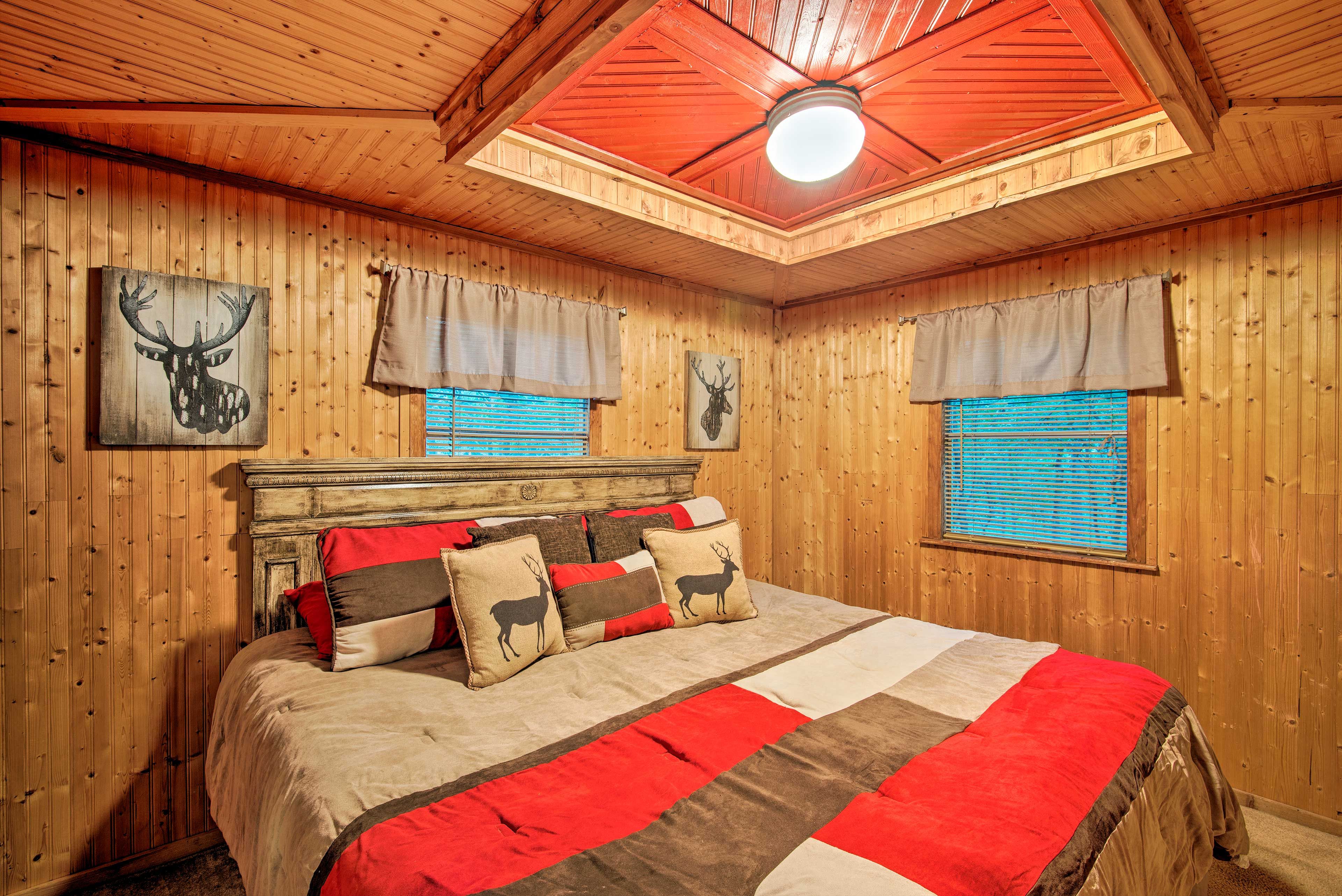 Bedroom 1 | King Bed