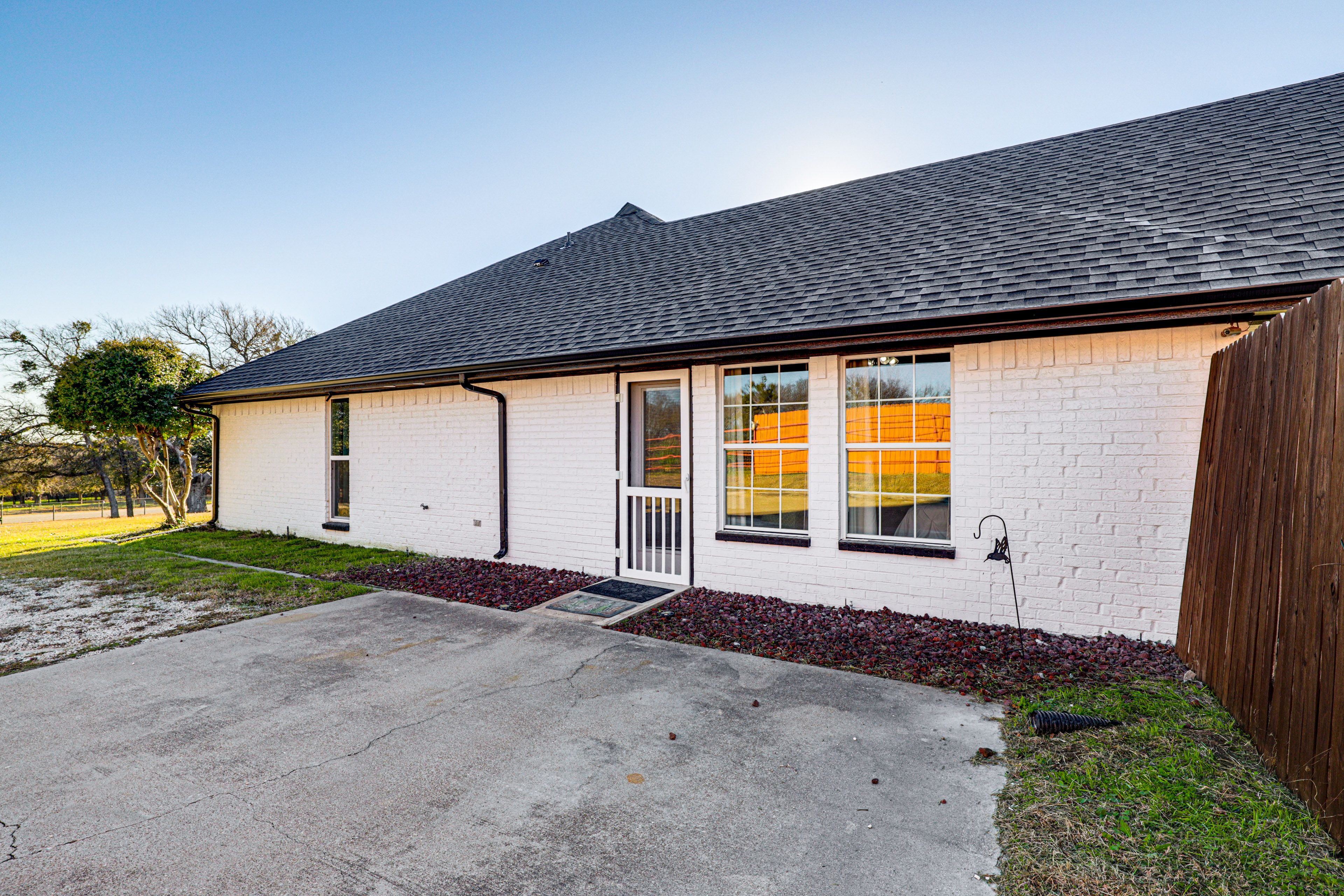 Studio Entryway | Parking | Driveway (2 Vehicles)