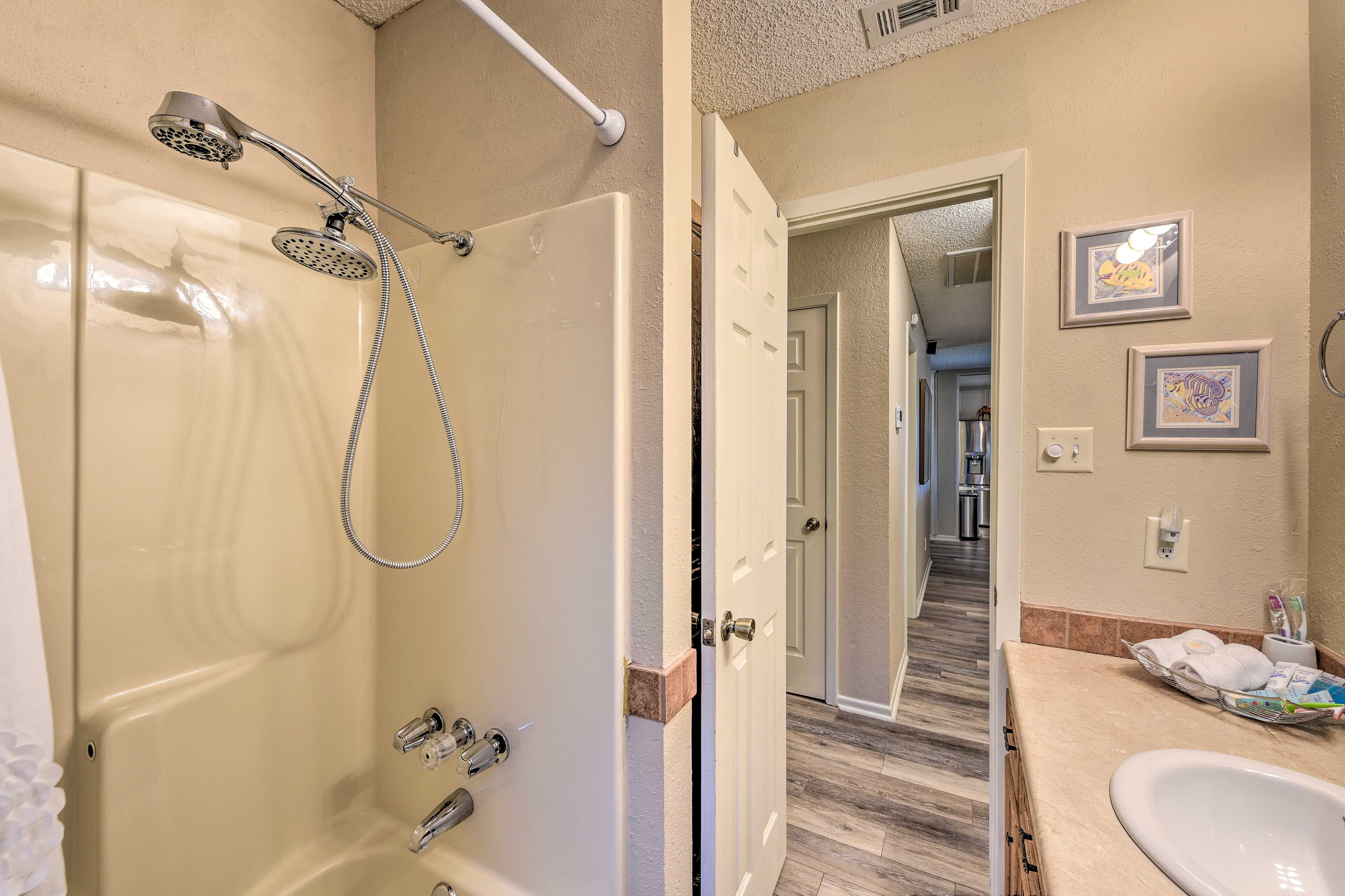 Full Bathroom | Linens & Towels