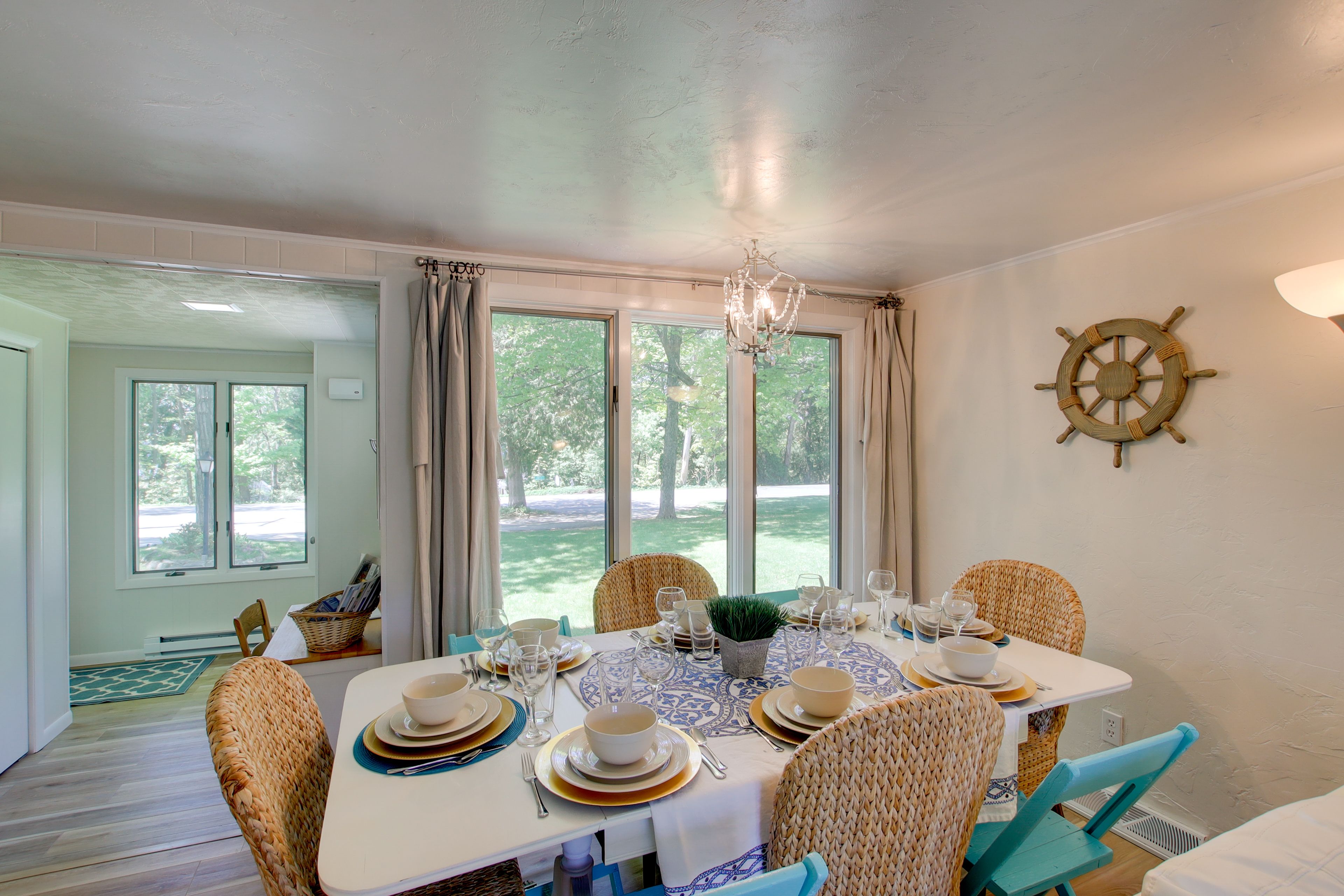 Dining Table | Dishware & Flatware Provided