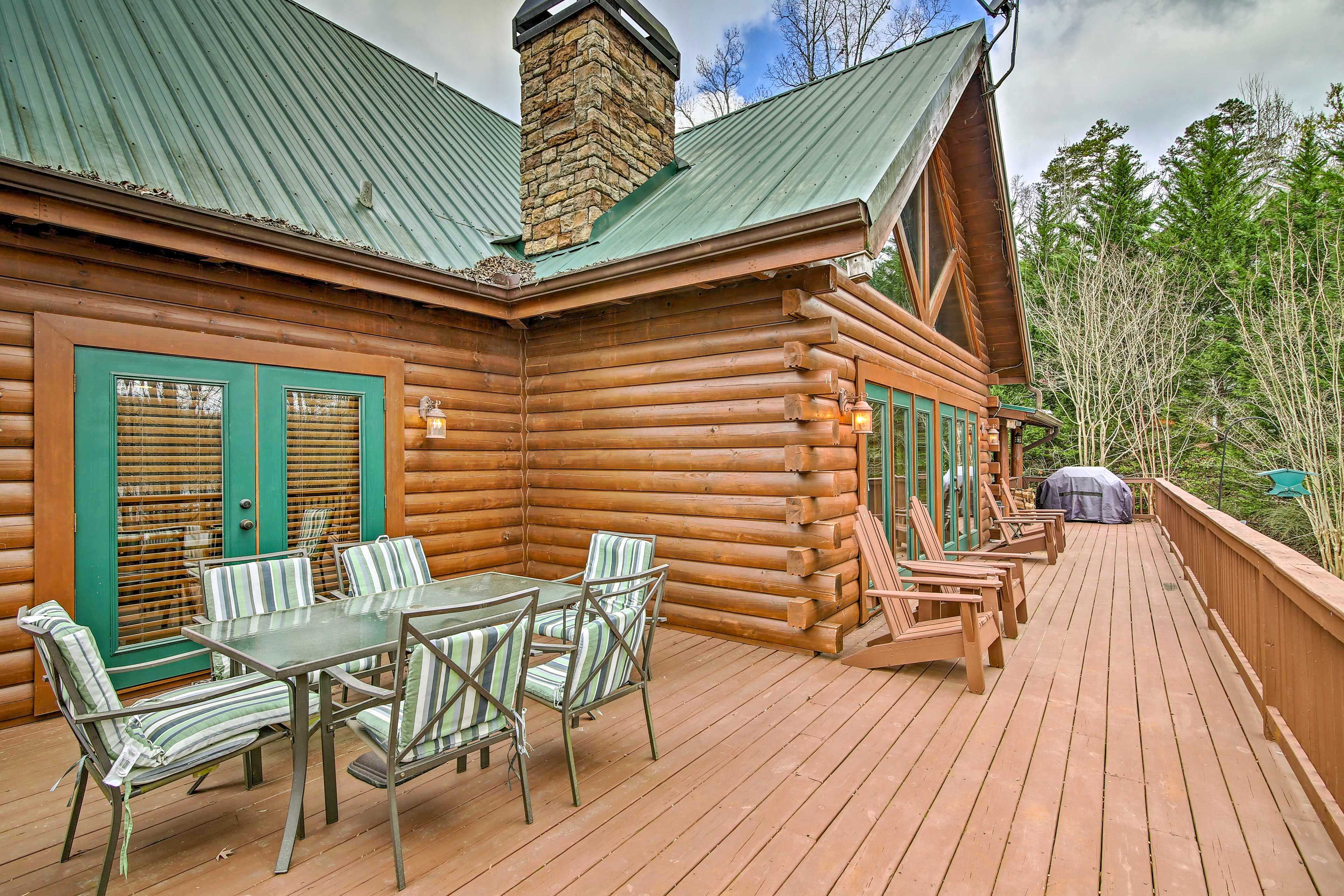 Furnished Deck | Outdoor Dining | Gas Grill