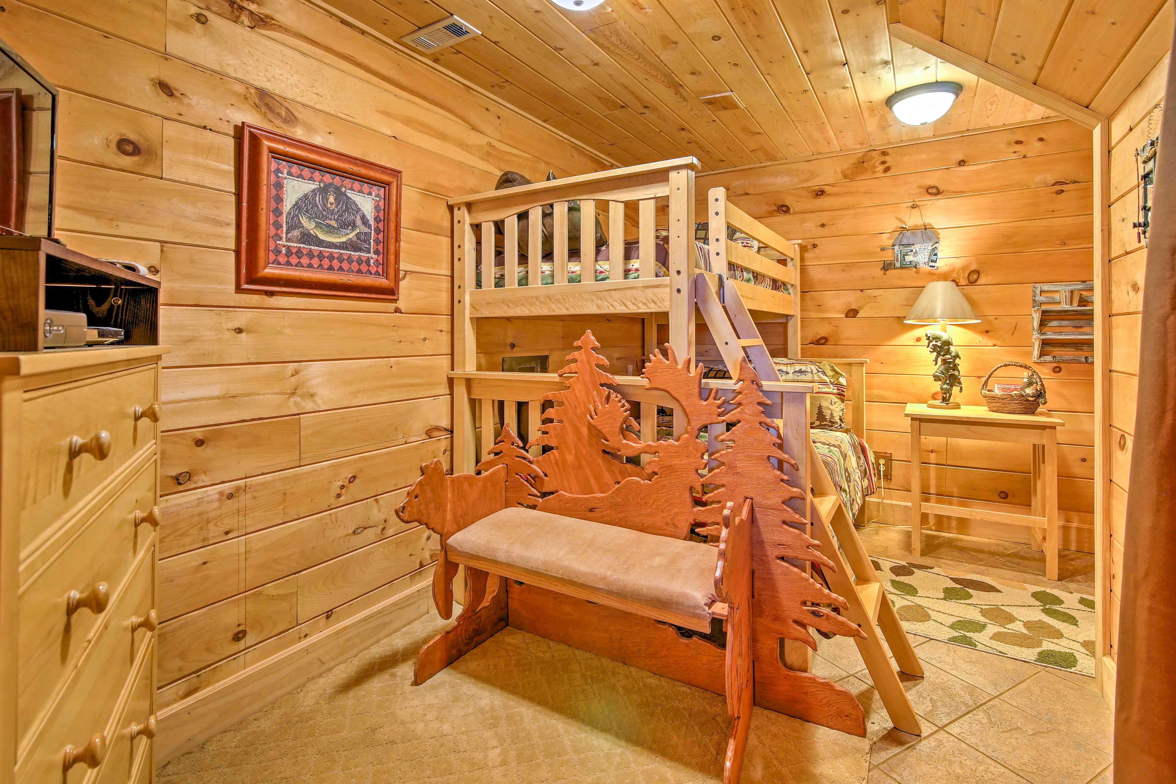 Sleeping Nook | Twin/Full Bunk Bed