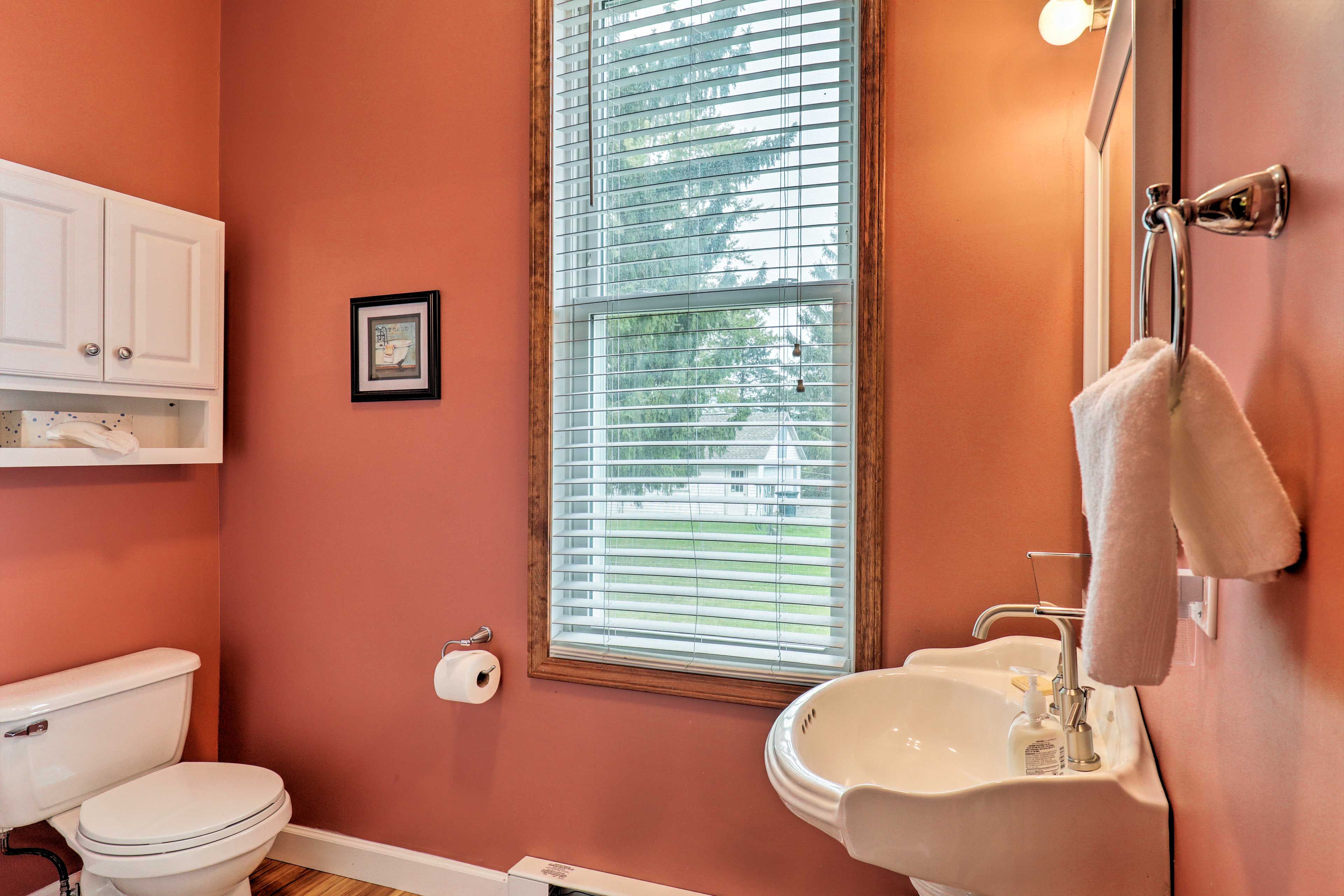 Full Bathroom | Linens & Towels