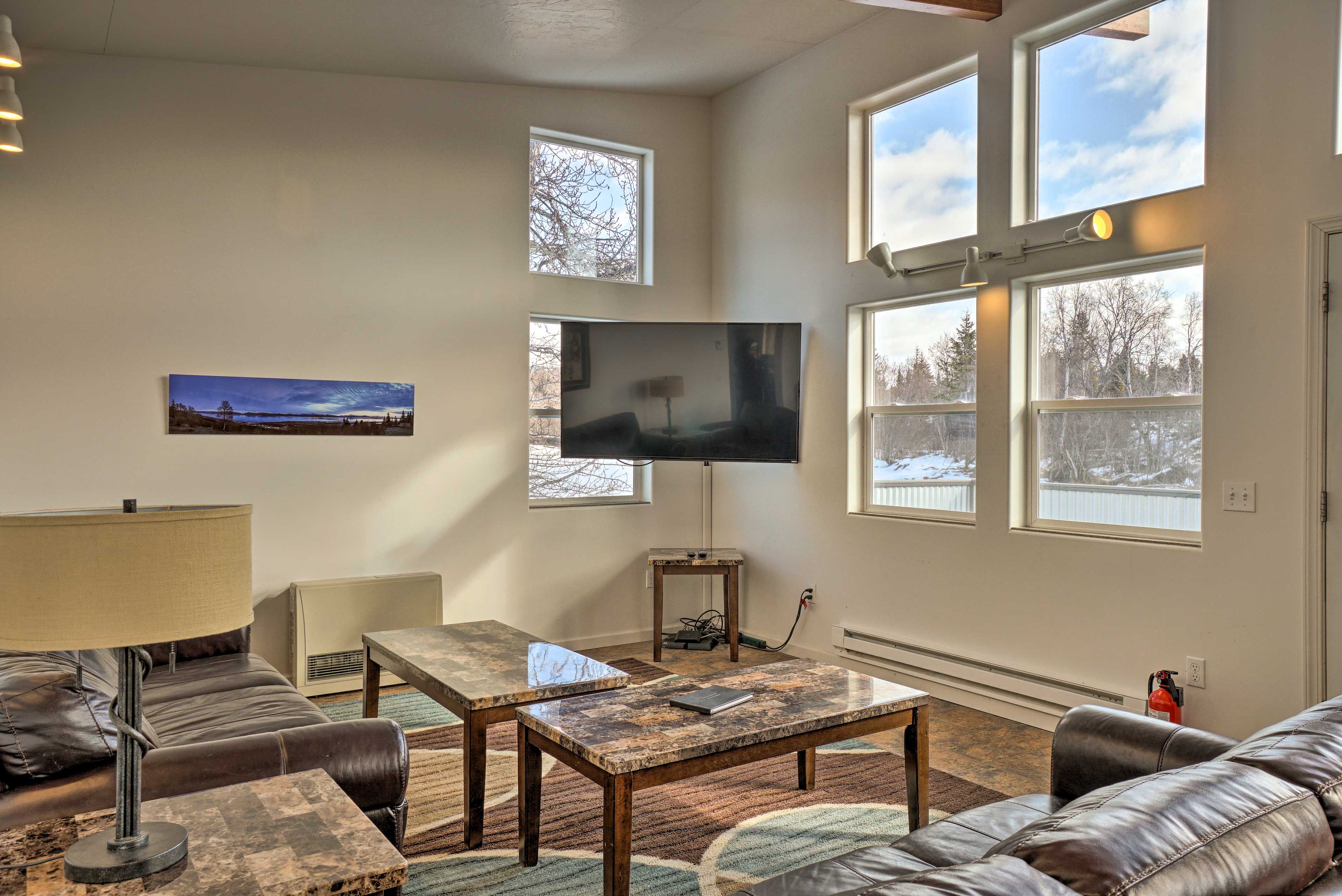 Living Room | Smart TV | Free WiFi