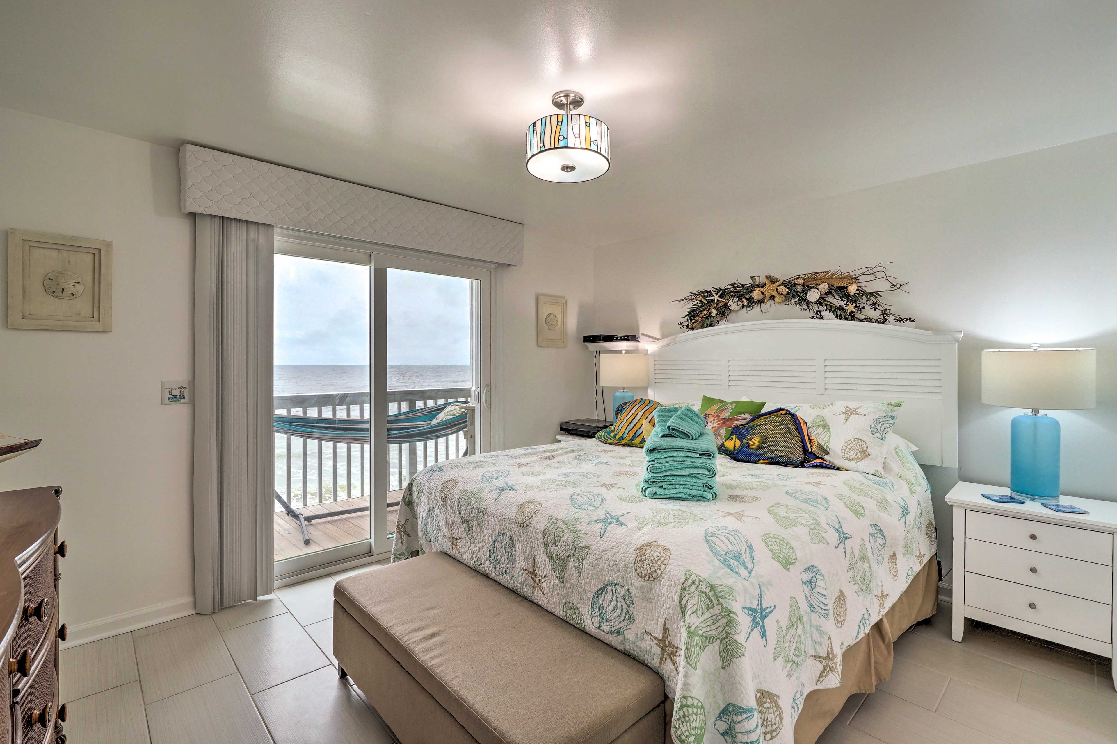 Bedroom 1 | King Bed