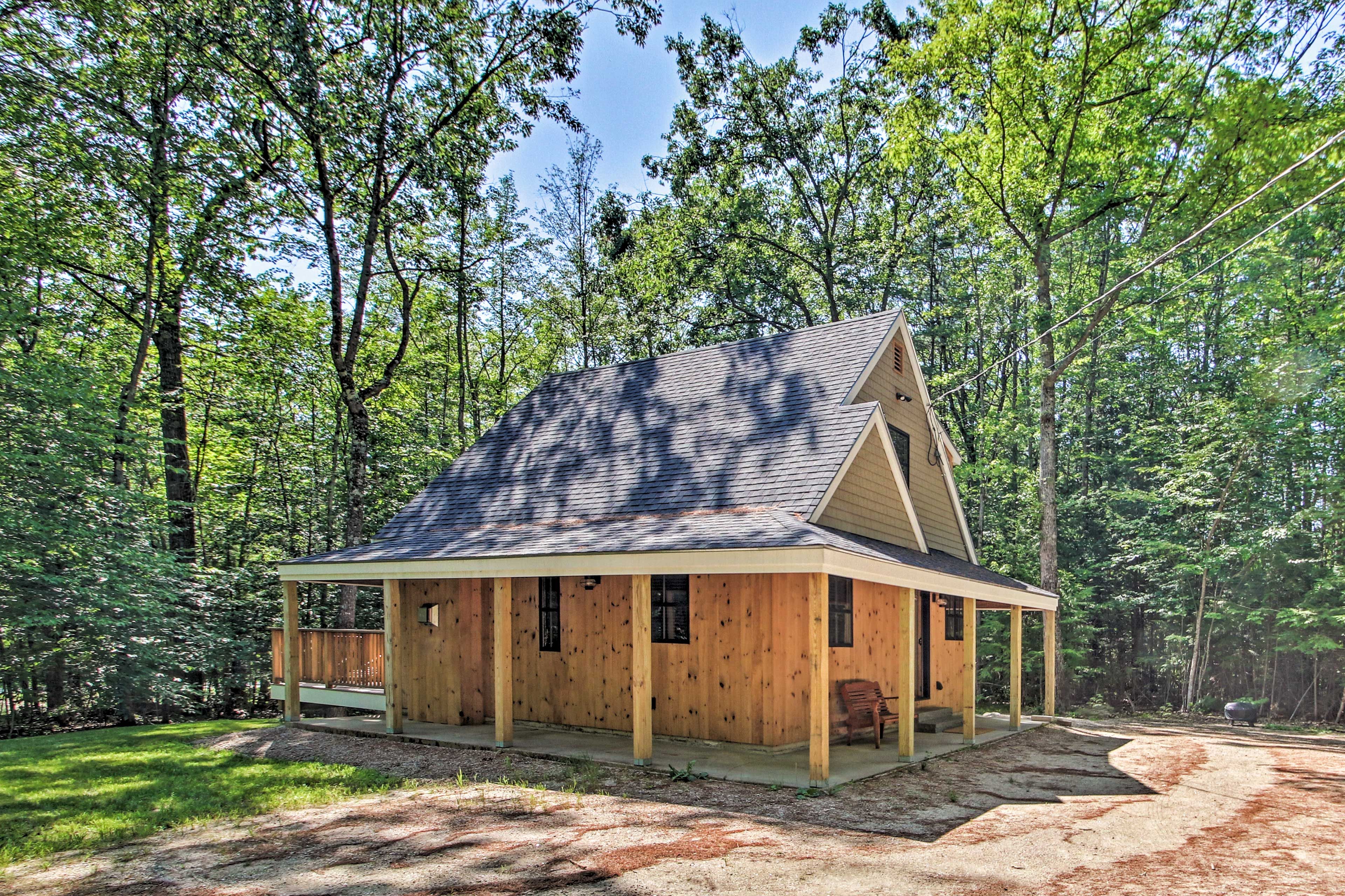 Come visit this cozy home in North Conway!
