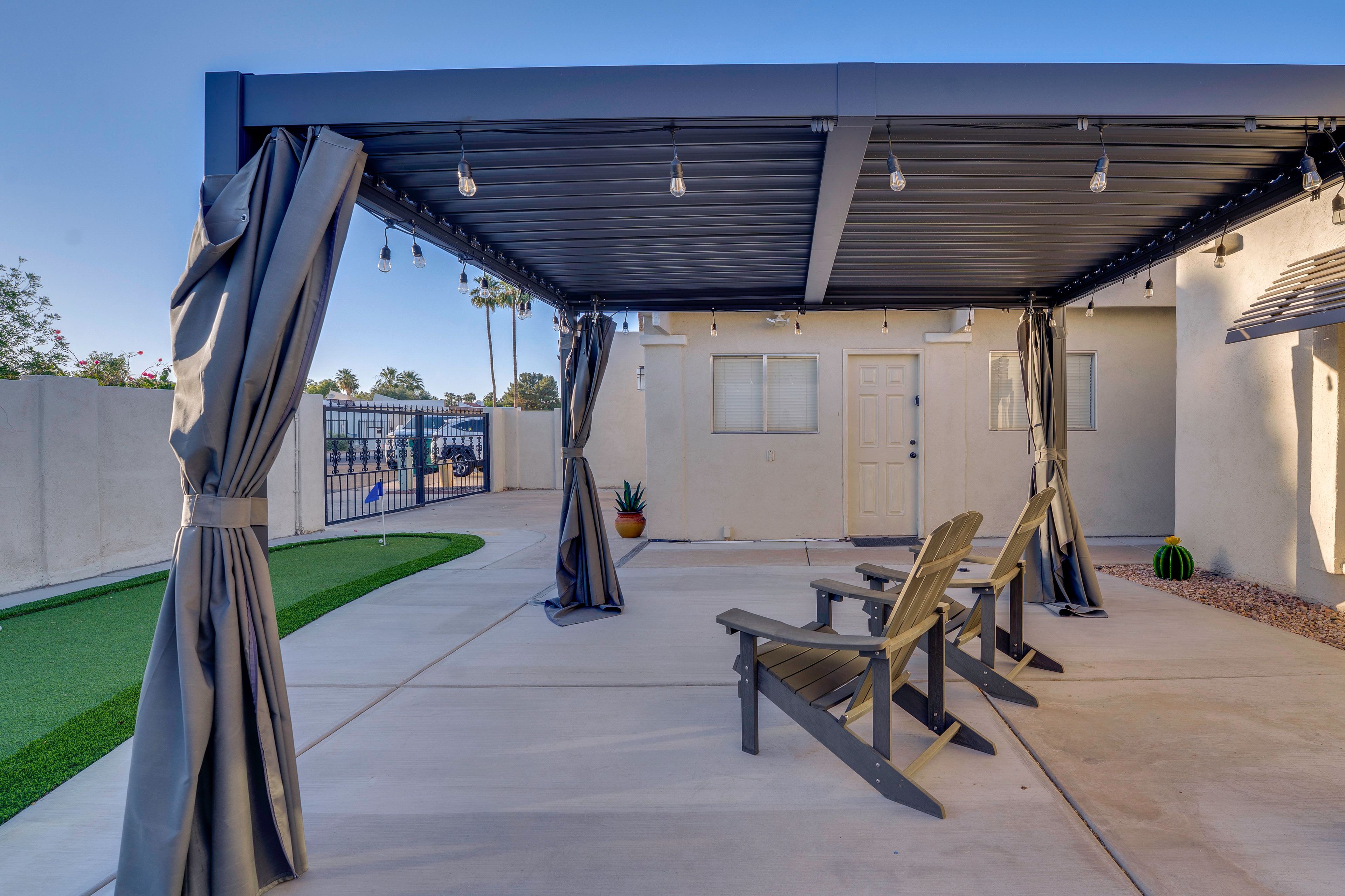 Covered Cabana & Putting Green
